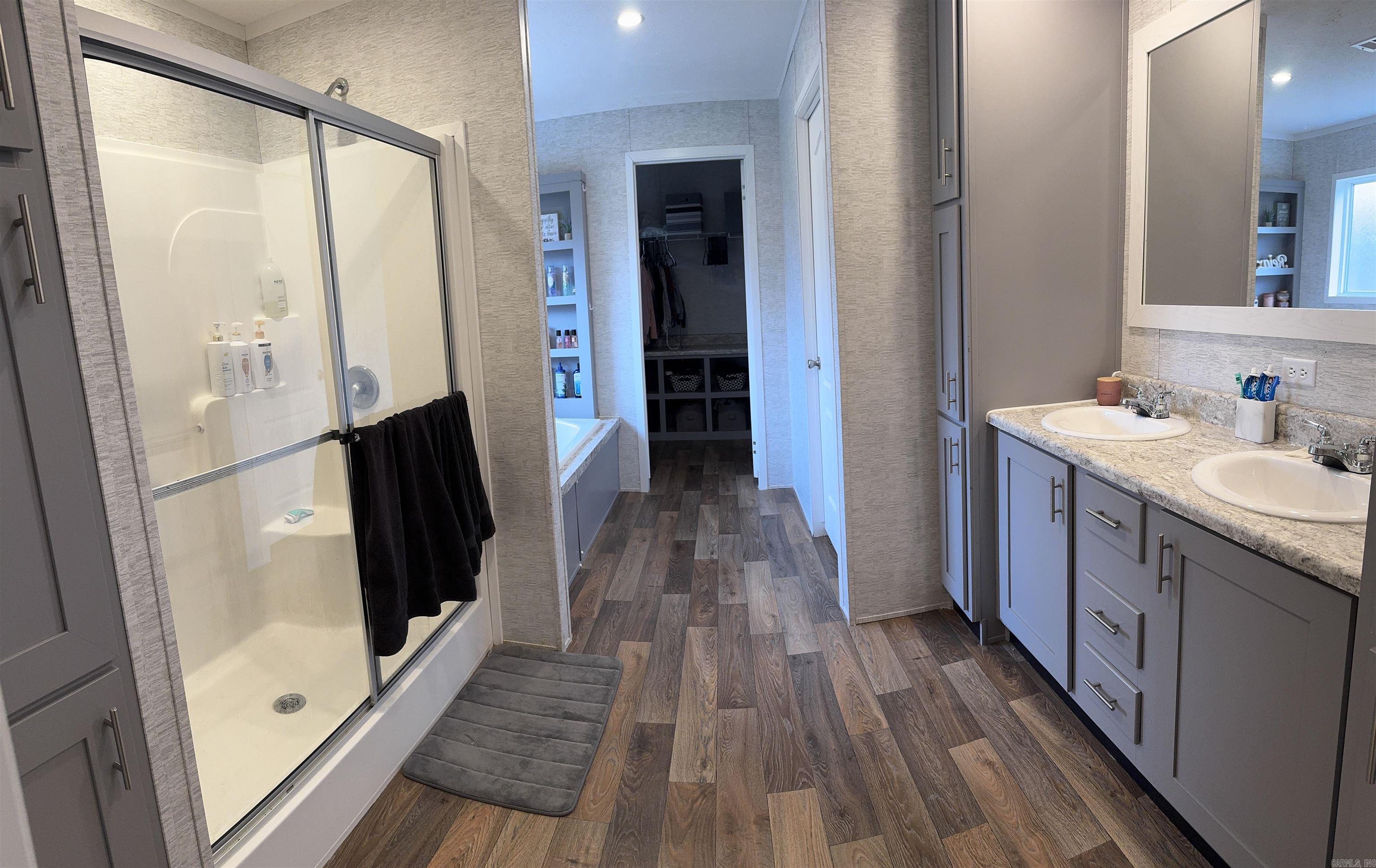 1224 Fox Chase  Greers Ferry, AR