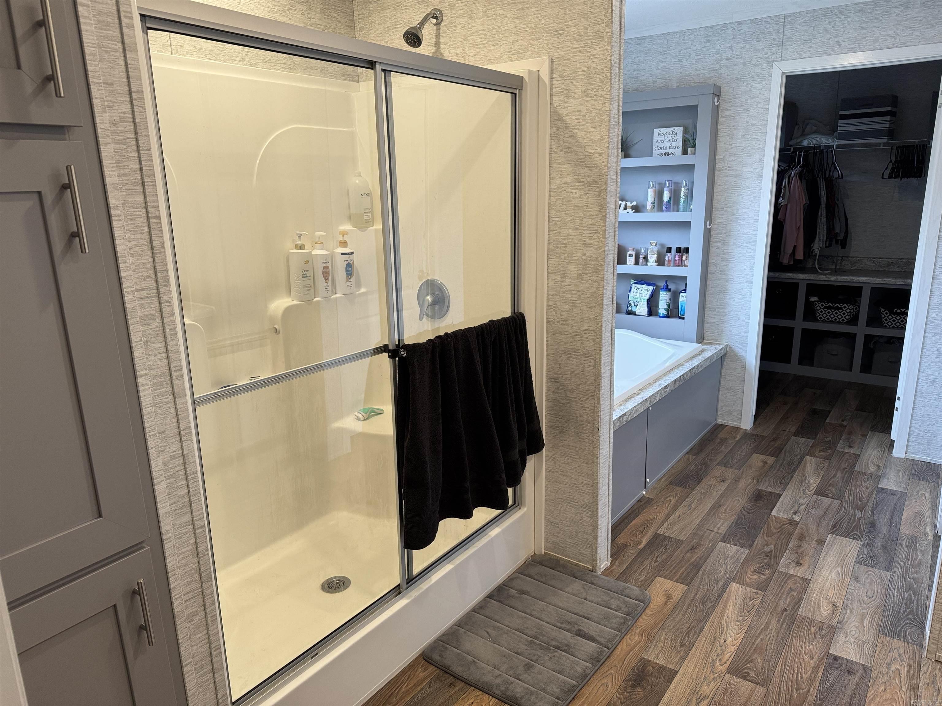 1224 Fox Chase  Greers Ferry, AR