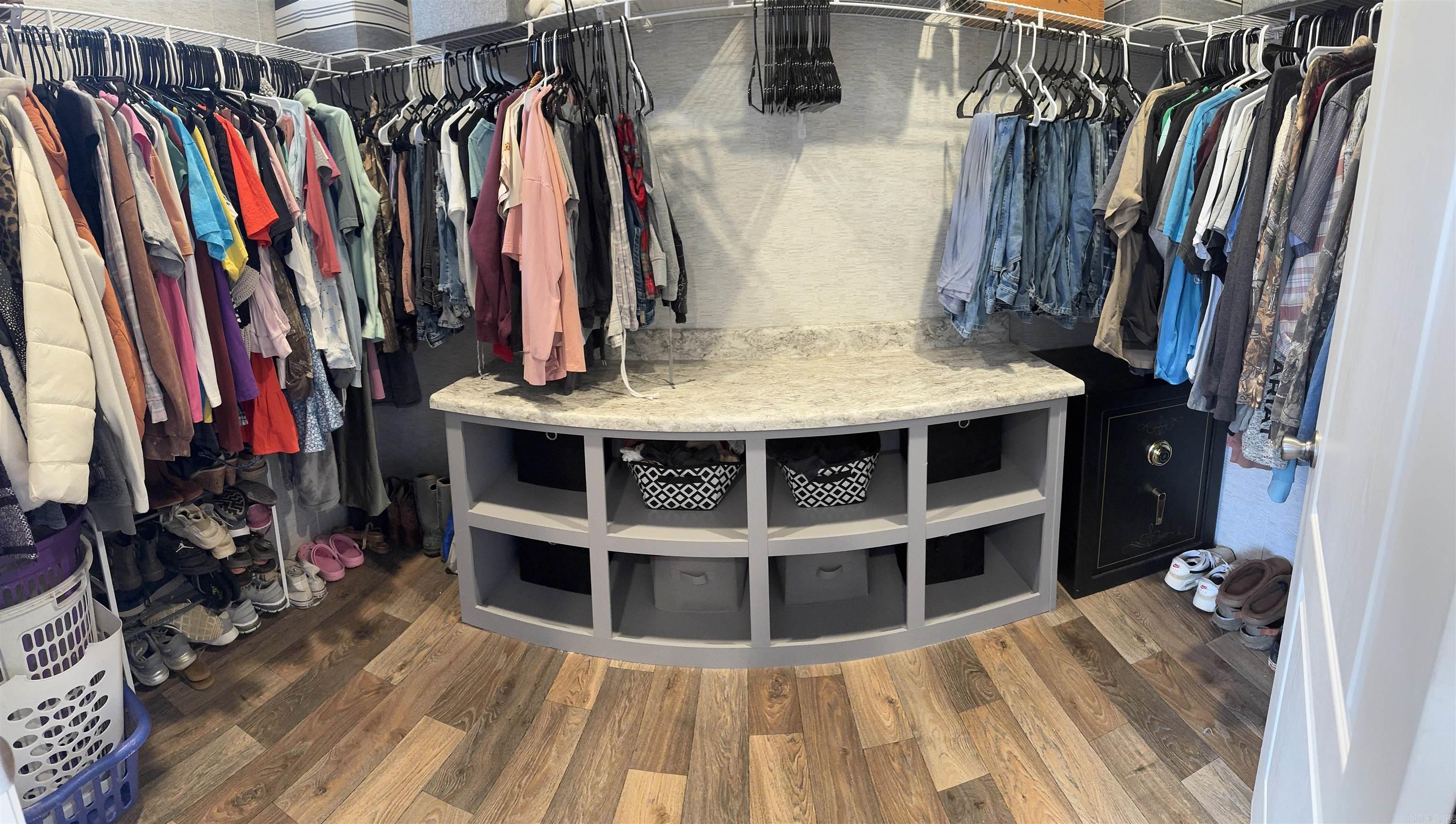 1224 Fox Chase  Greers Ferry, AR