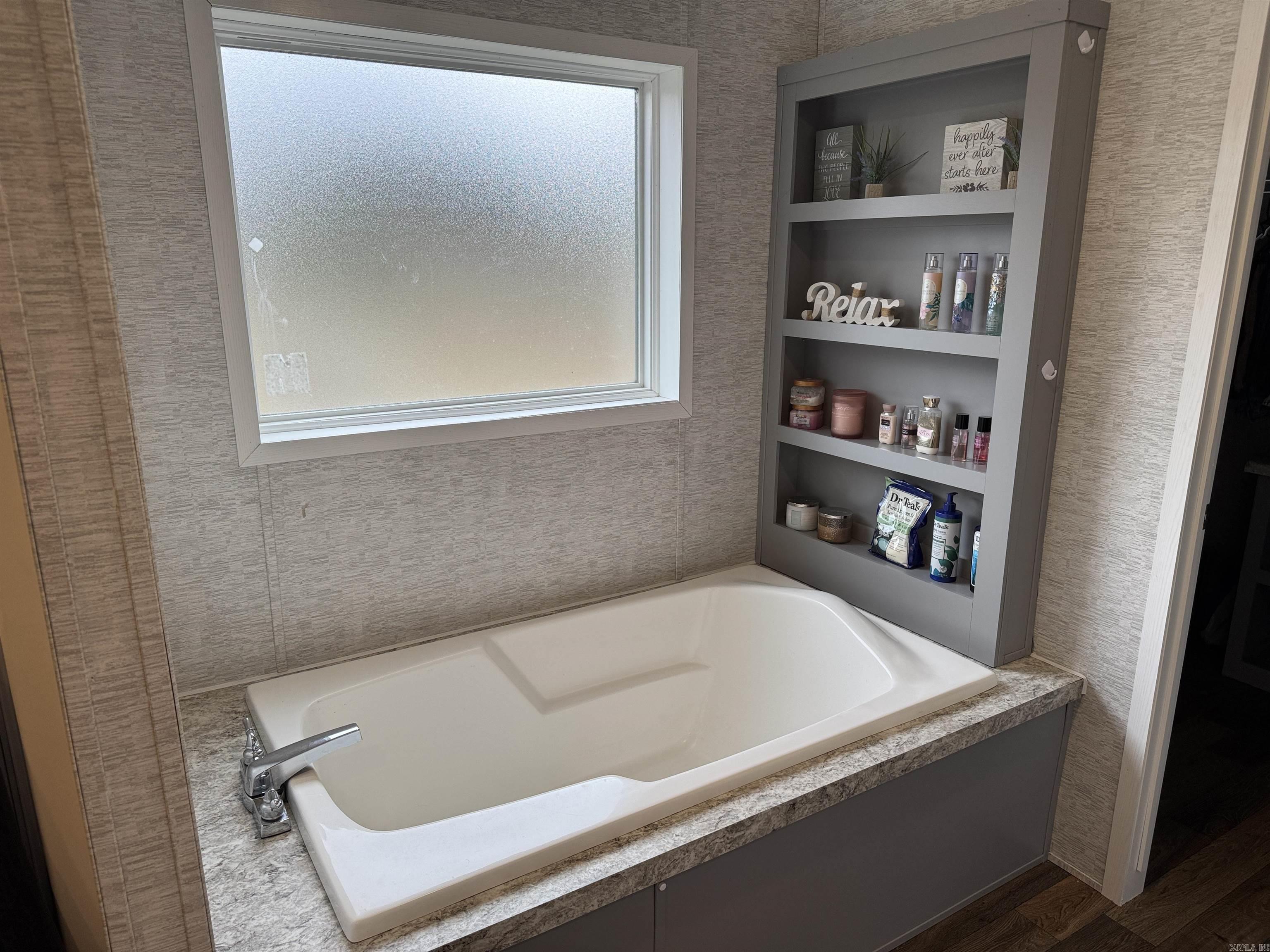 1224 Fox Chase  Greers Ferry, AR