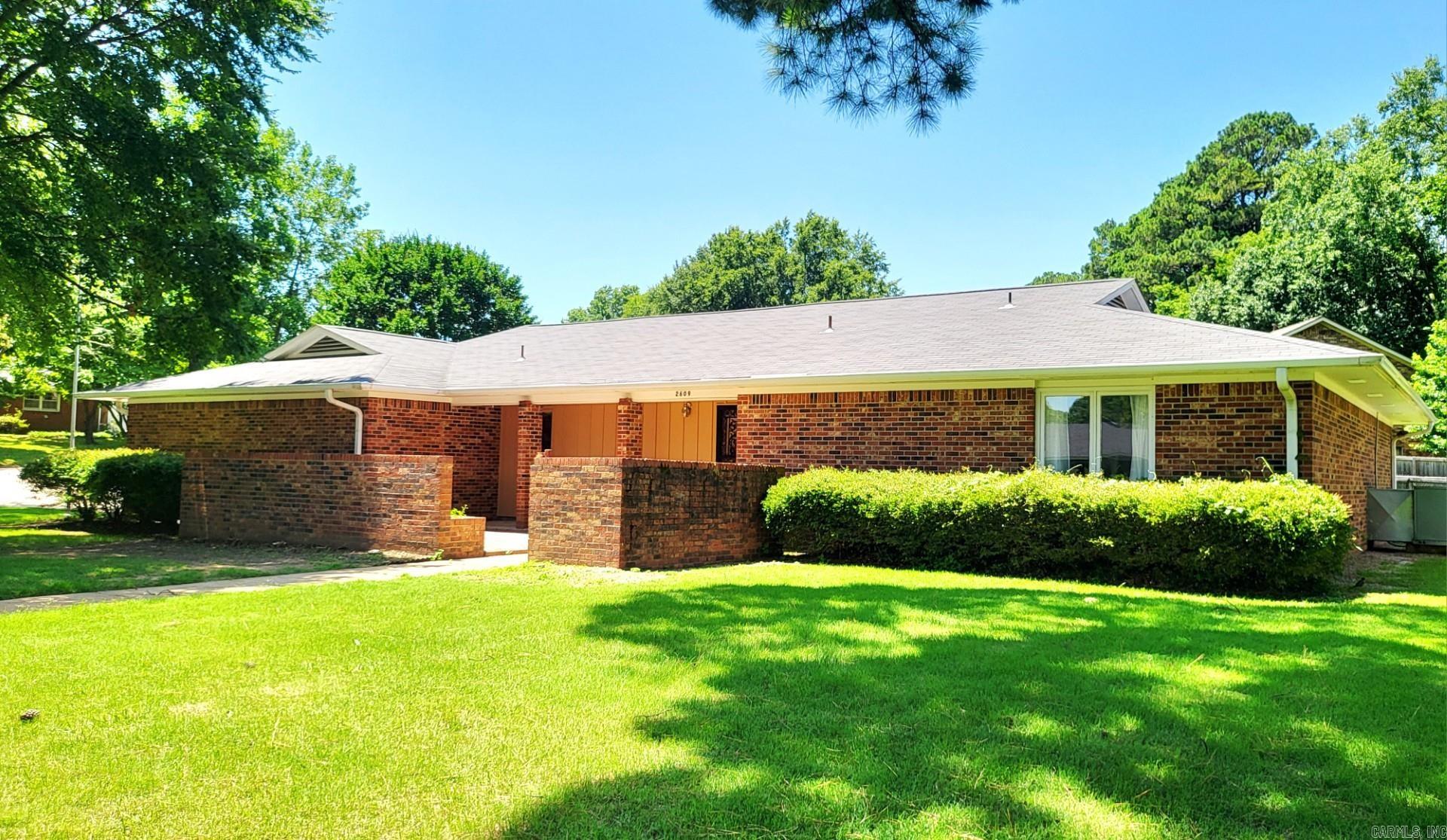 2609  Glenwood  Jonesboro, AR