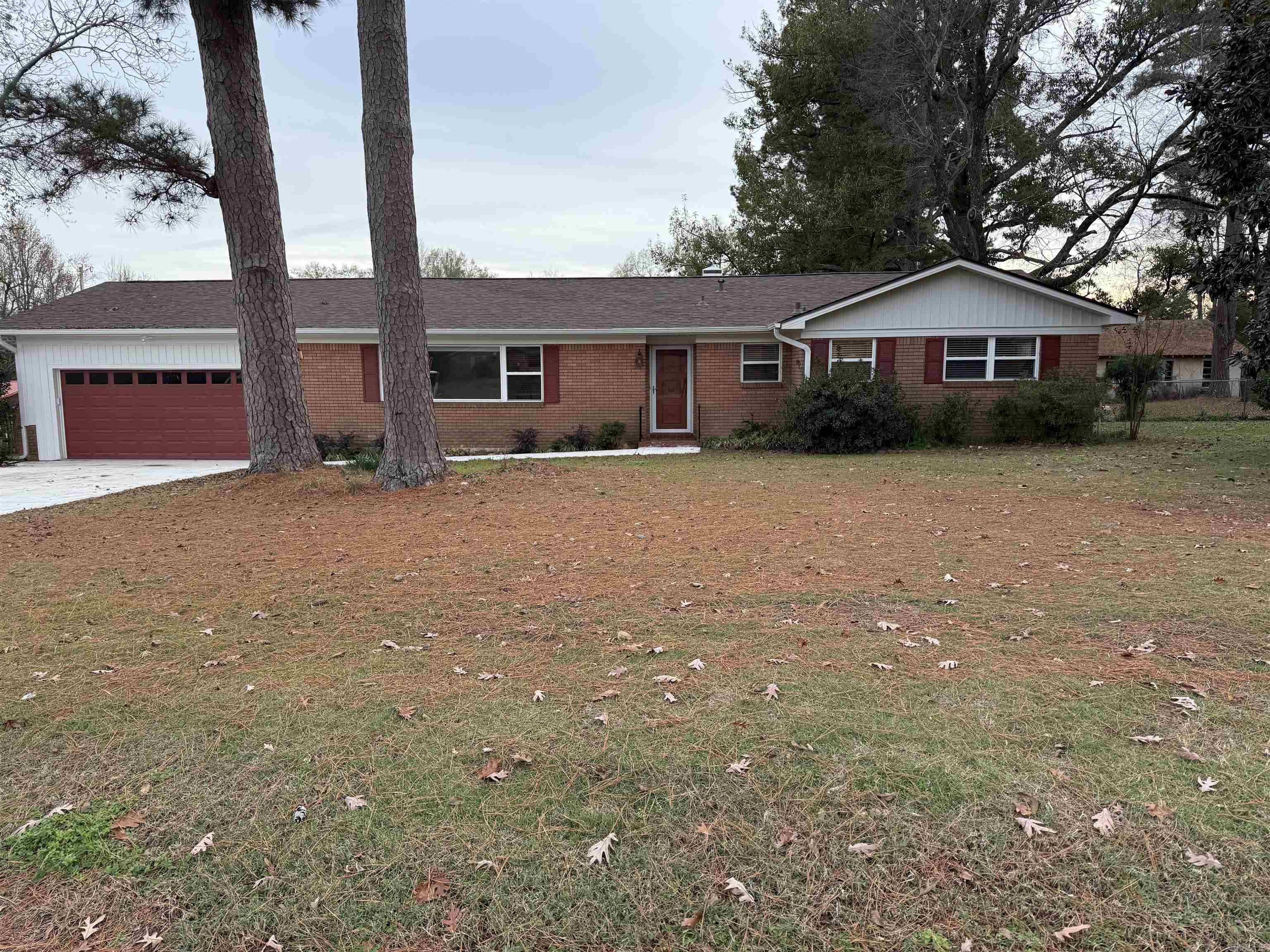 1001 W Johnson  Nashville, AR