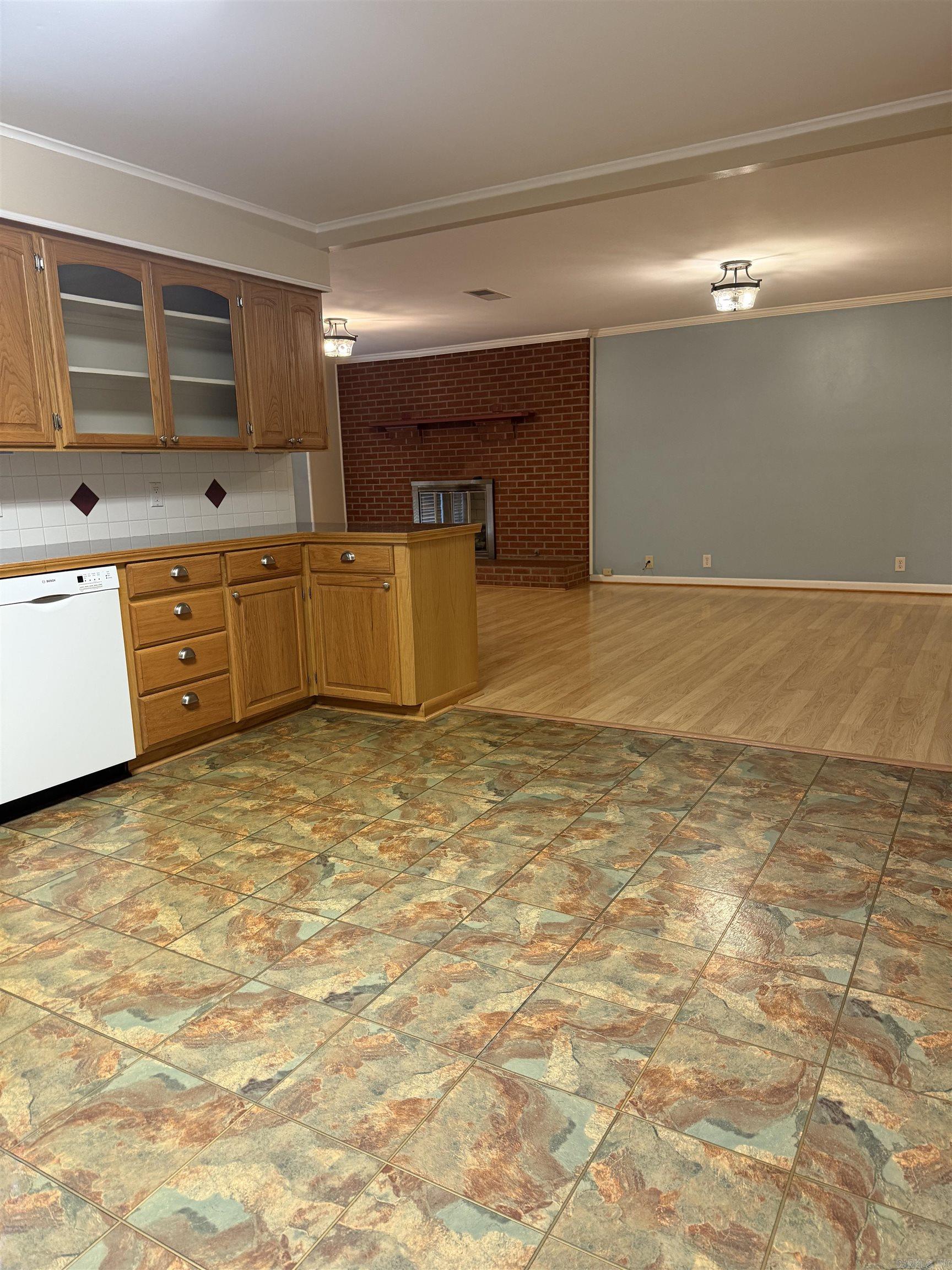 1001 W Johnson  Nashville, AR