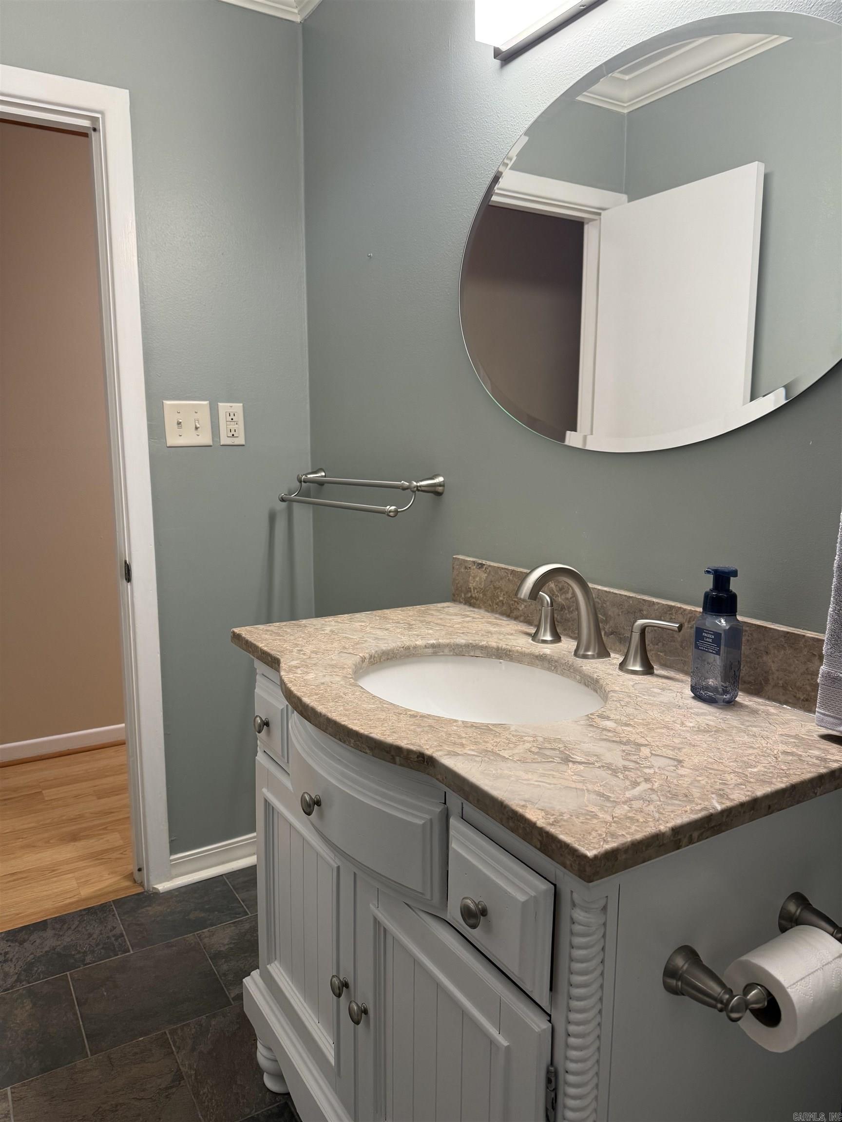 1001 W Johnson  Nashville, AR