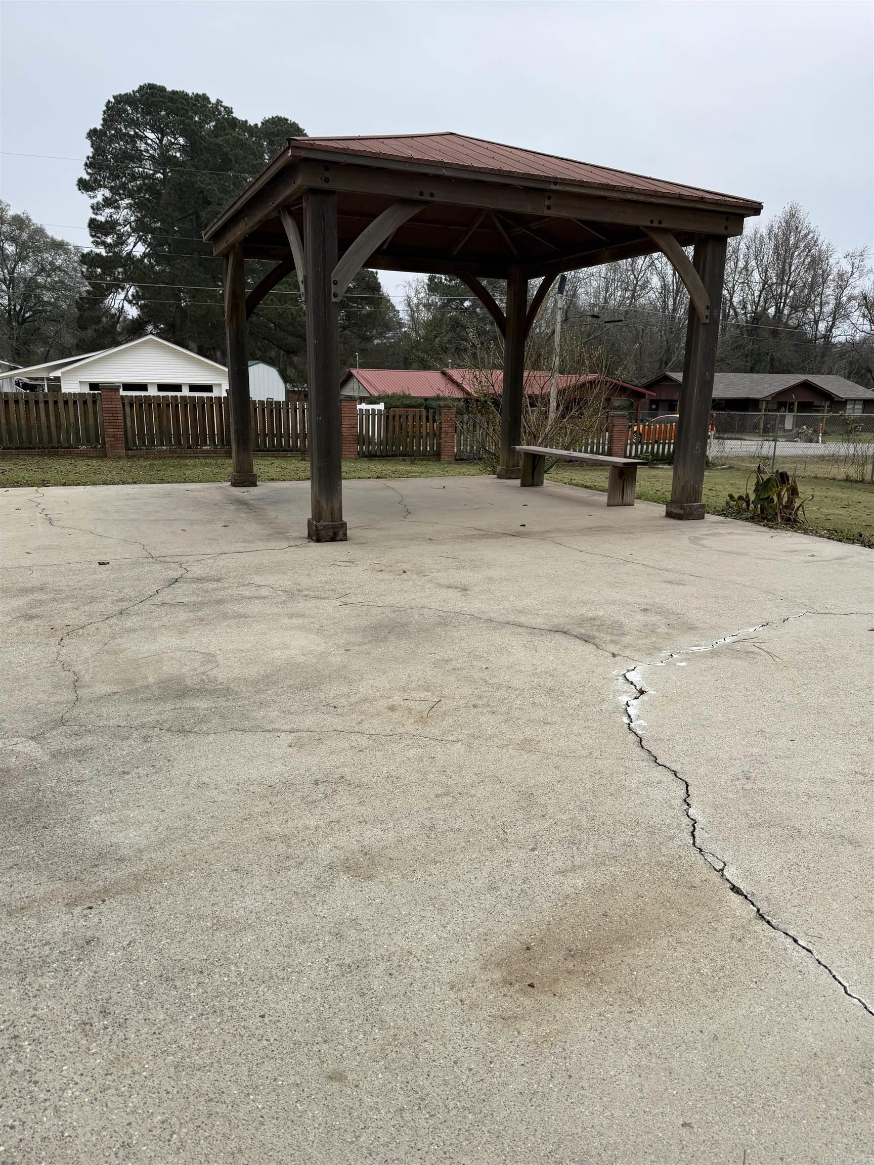 1001 W Johnson  Nashville, AR