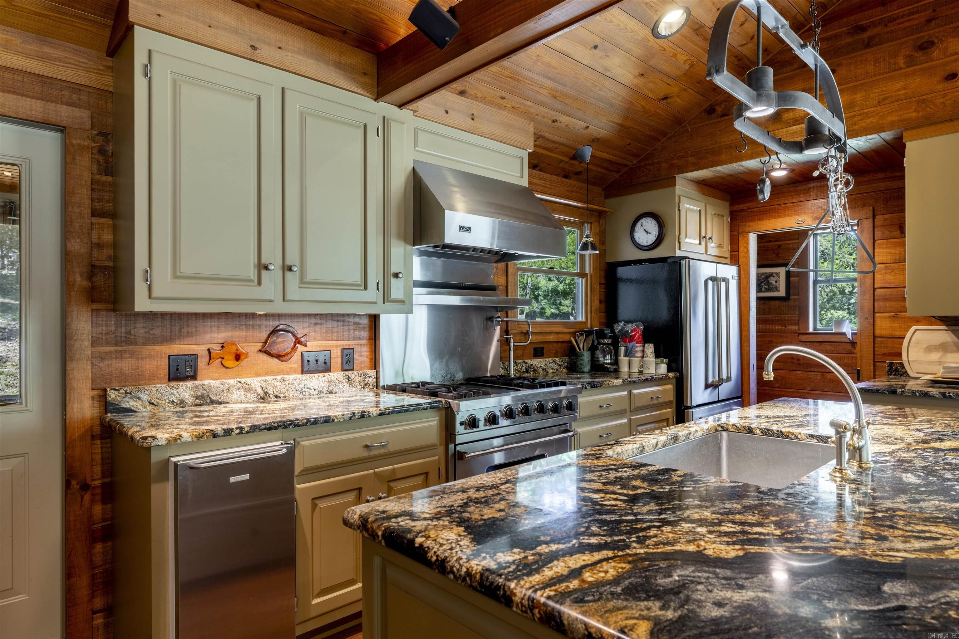 505 Clabber Lane  Yellville, AR