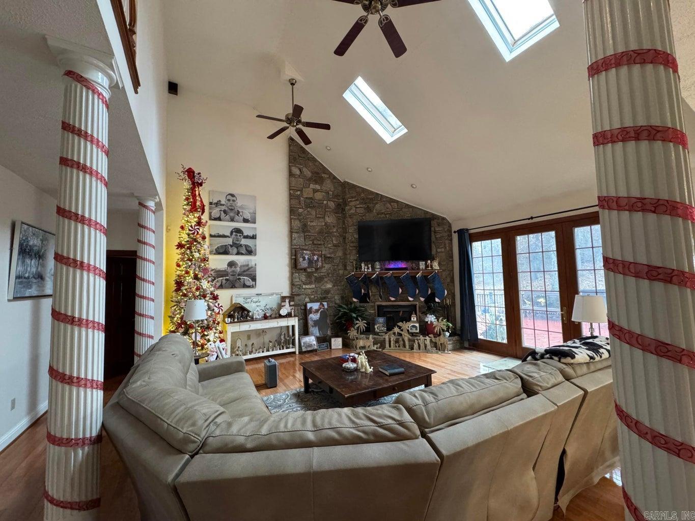 910 Nelsonville  Smithville, AR