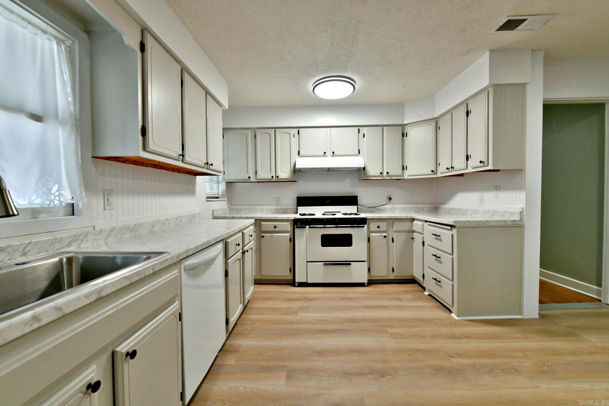 1311 Reeves Ave  Mena, AR