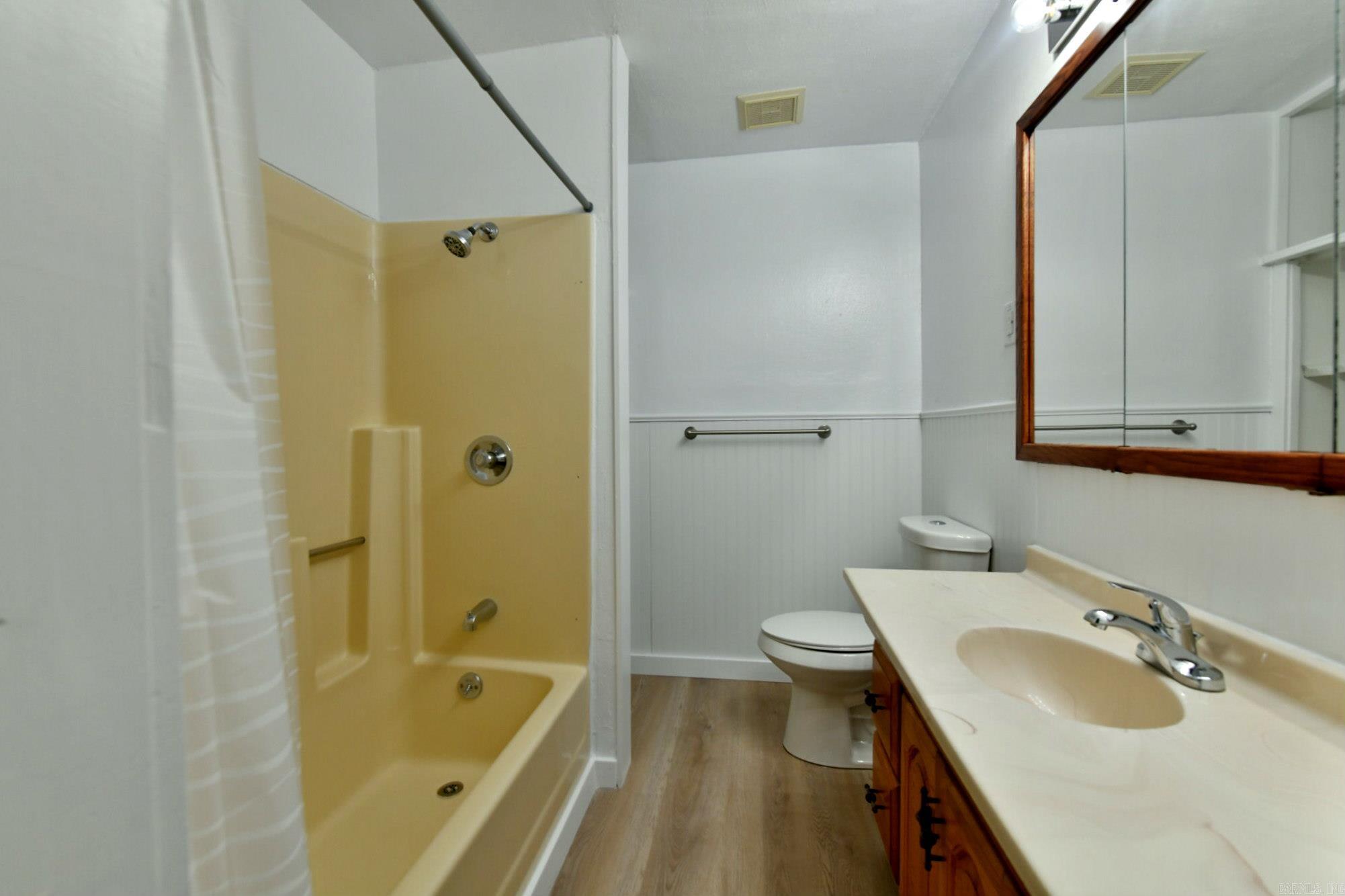 1311 Reeves Ave  Mena, AR