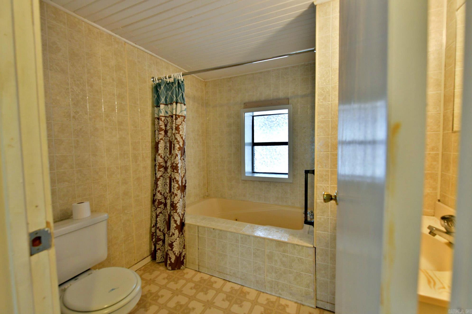 1311 Reeves Ave  Mena, AR