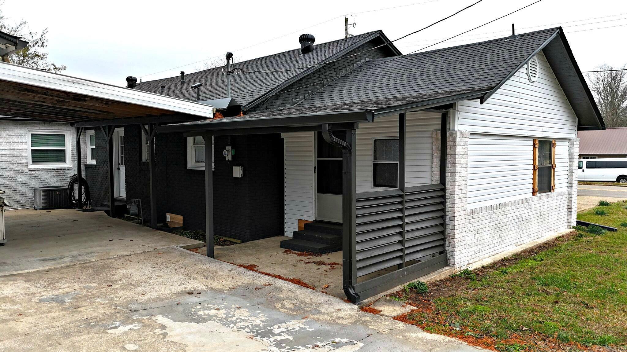 1311 Reeves Ave  Mena, AR