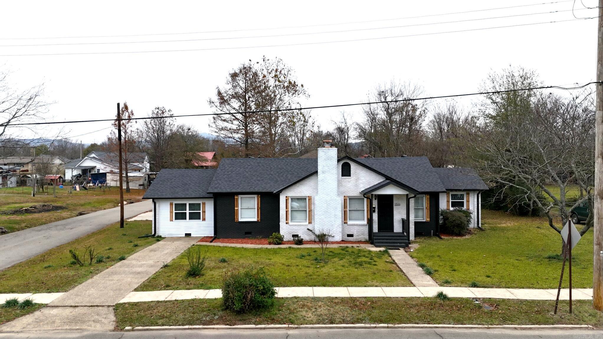 1311 Reeves Ave  Mena, AR