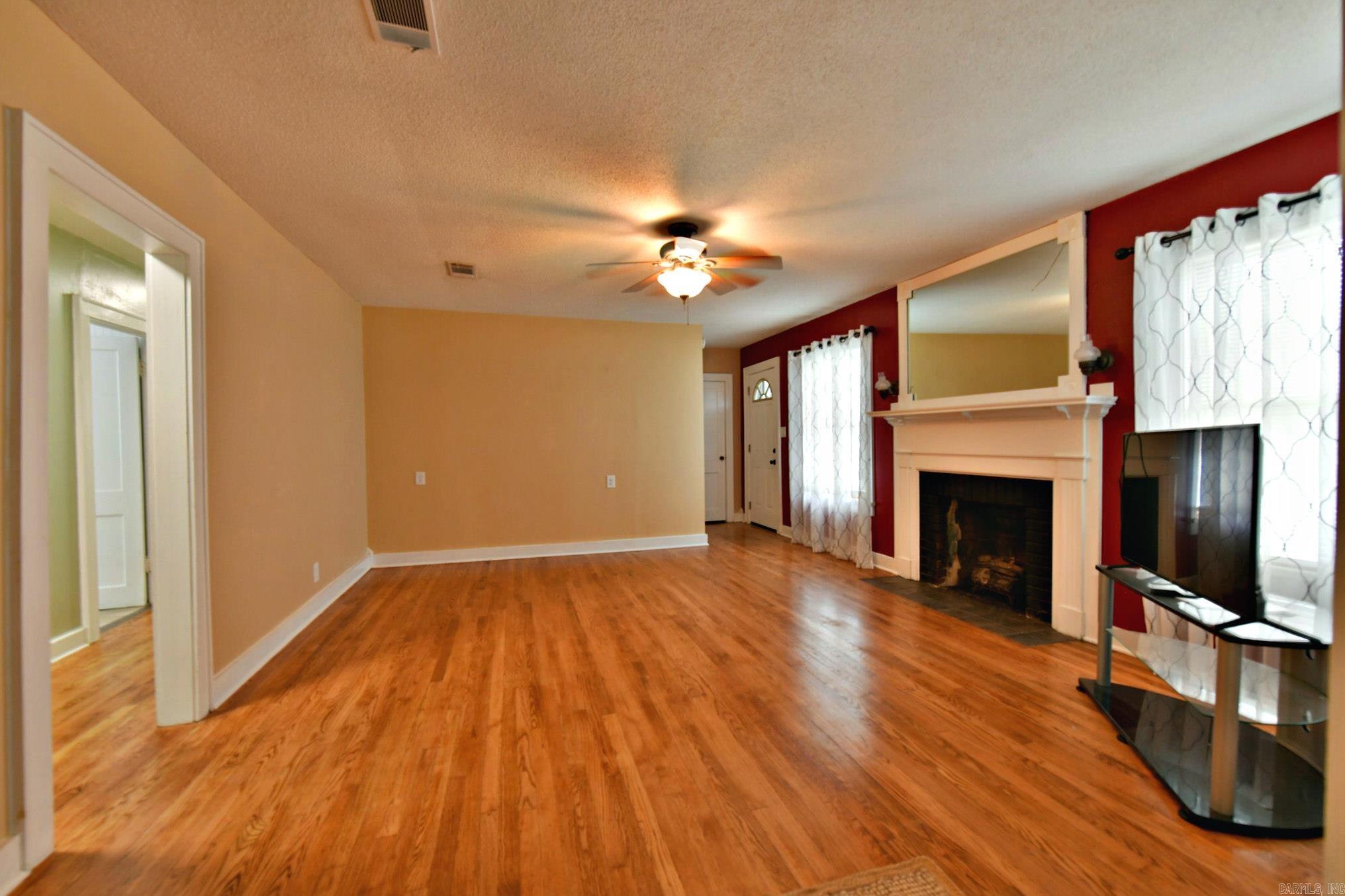 1311 Reeves Ave  Mena, AR