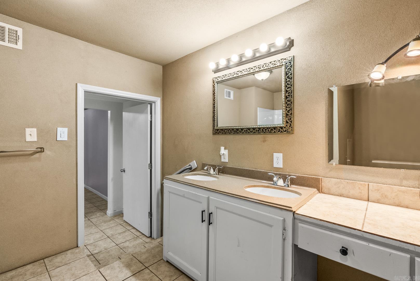 6 Crooked Creek  Conway, AR