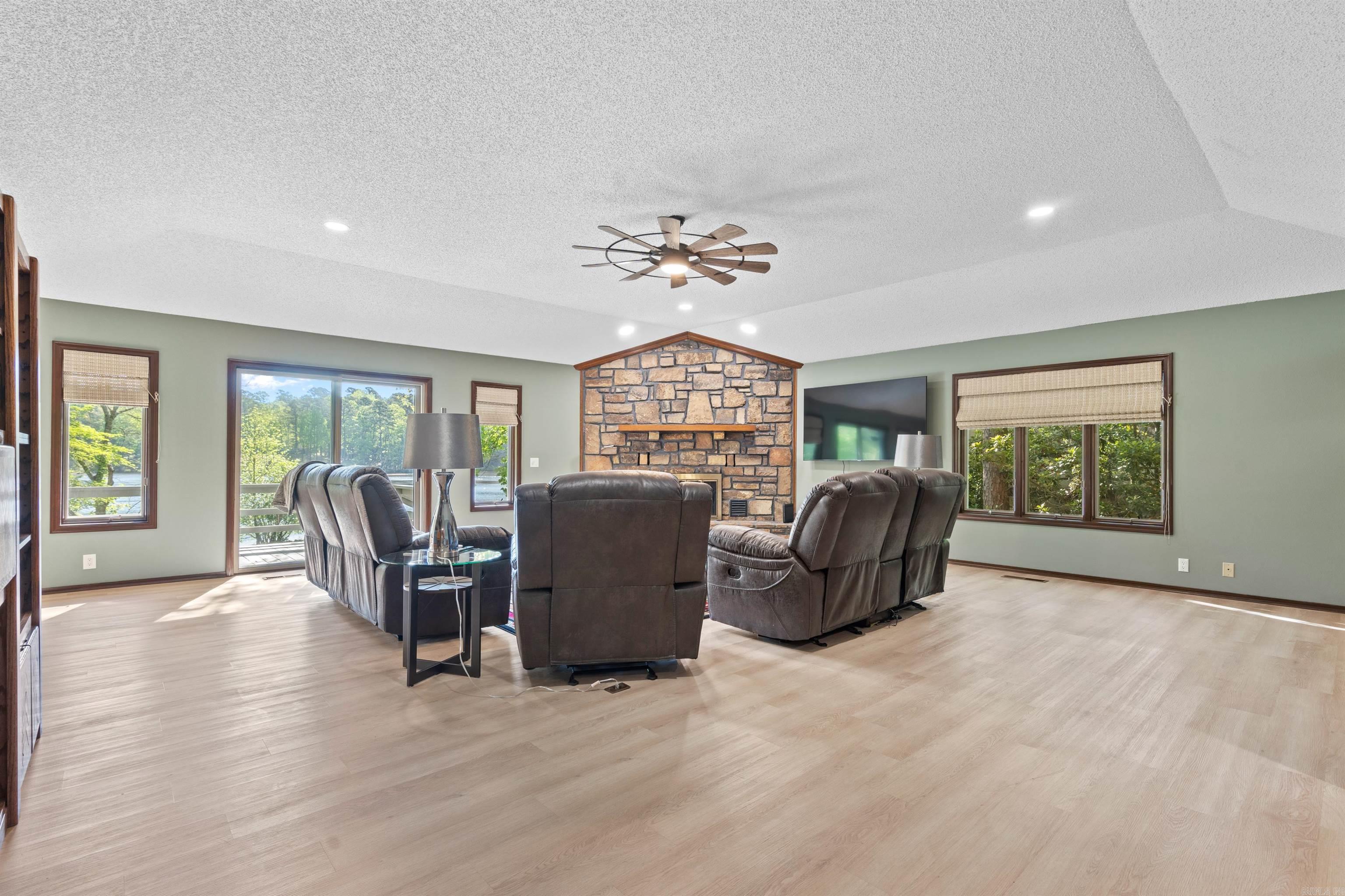 19 La Canada  Hot Springs Village, AR