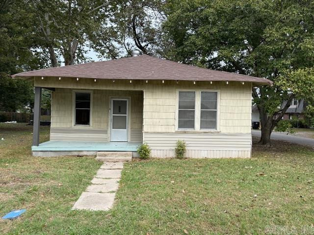 823 Morris Avenue — exterior