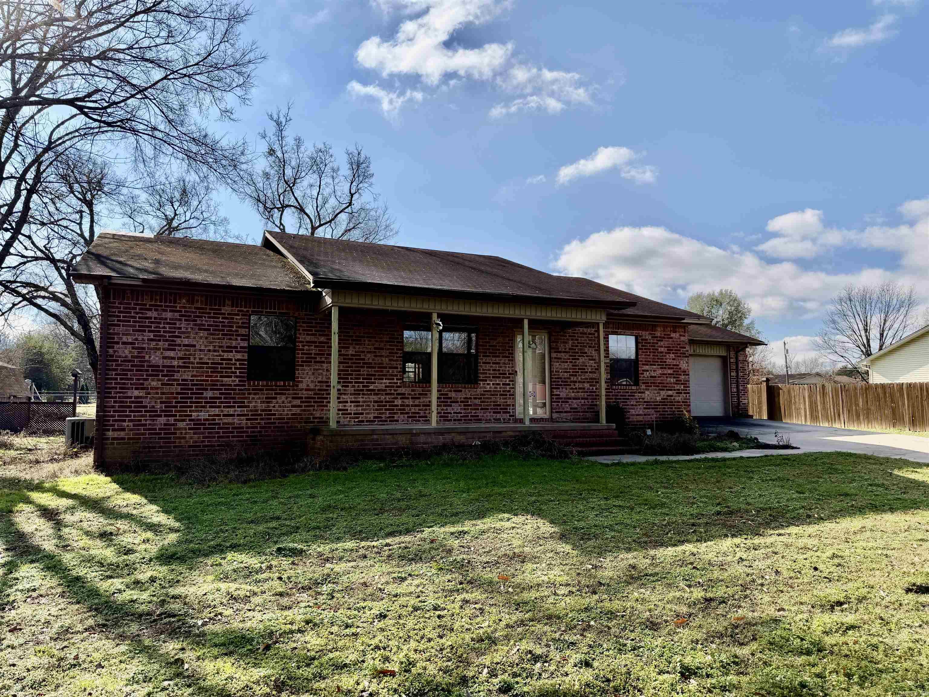 14 Lakeview Cir  Clarksville, AR
