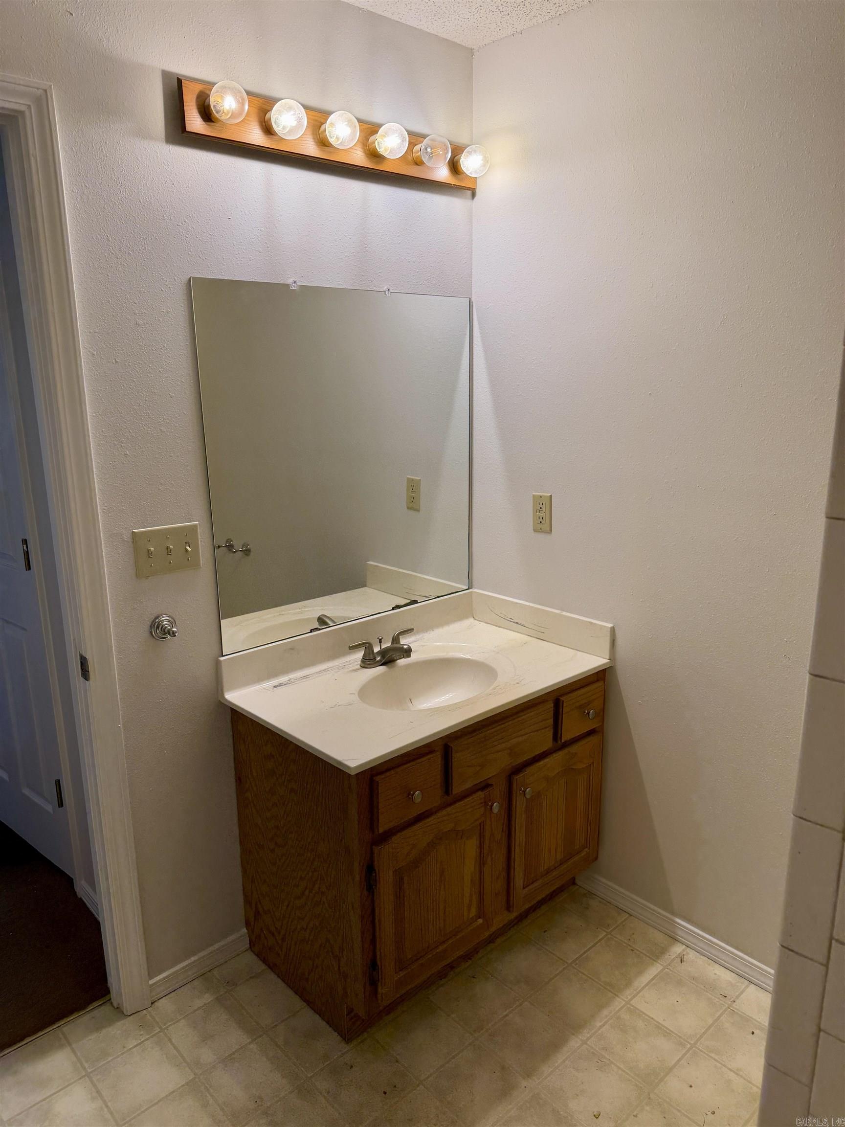 14 Lakeview Cir  Clarksville, AR