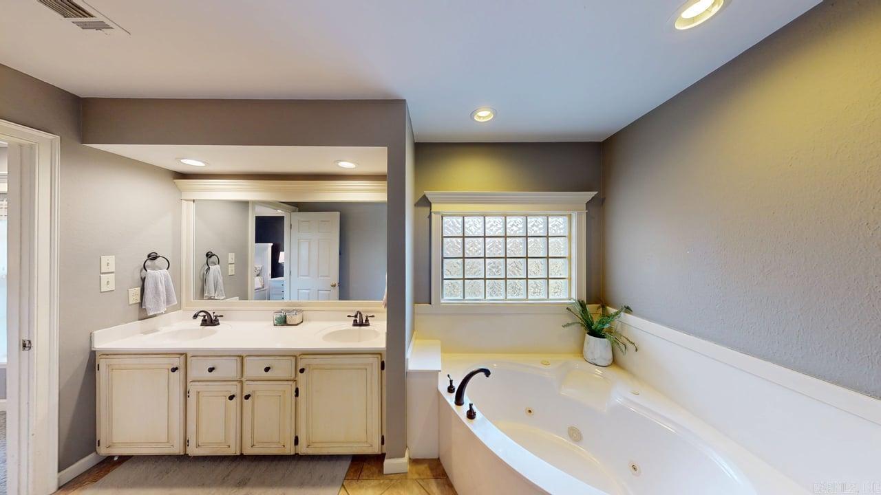 3020 Ashley Drive Conway, AR 72034