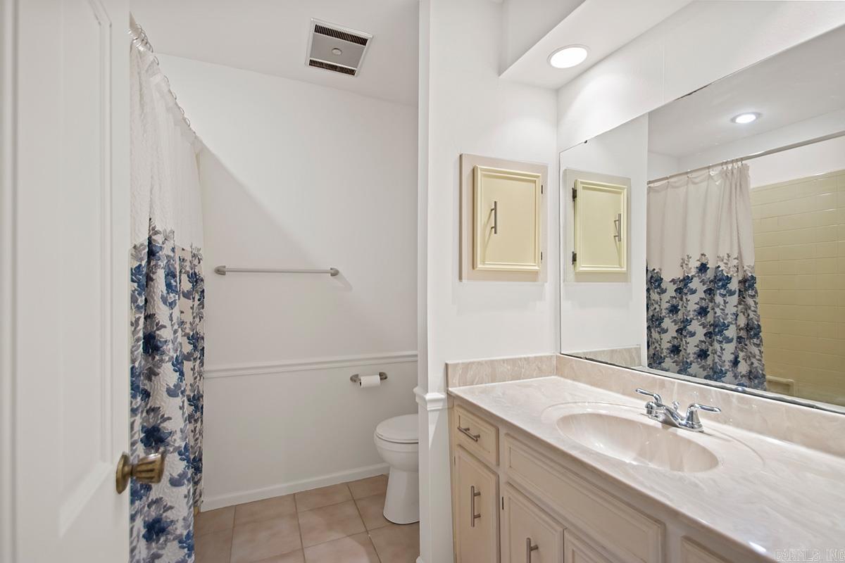 8714 Boulder Lane Little Rock, AR 72227