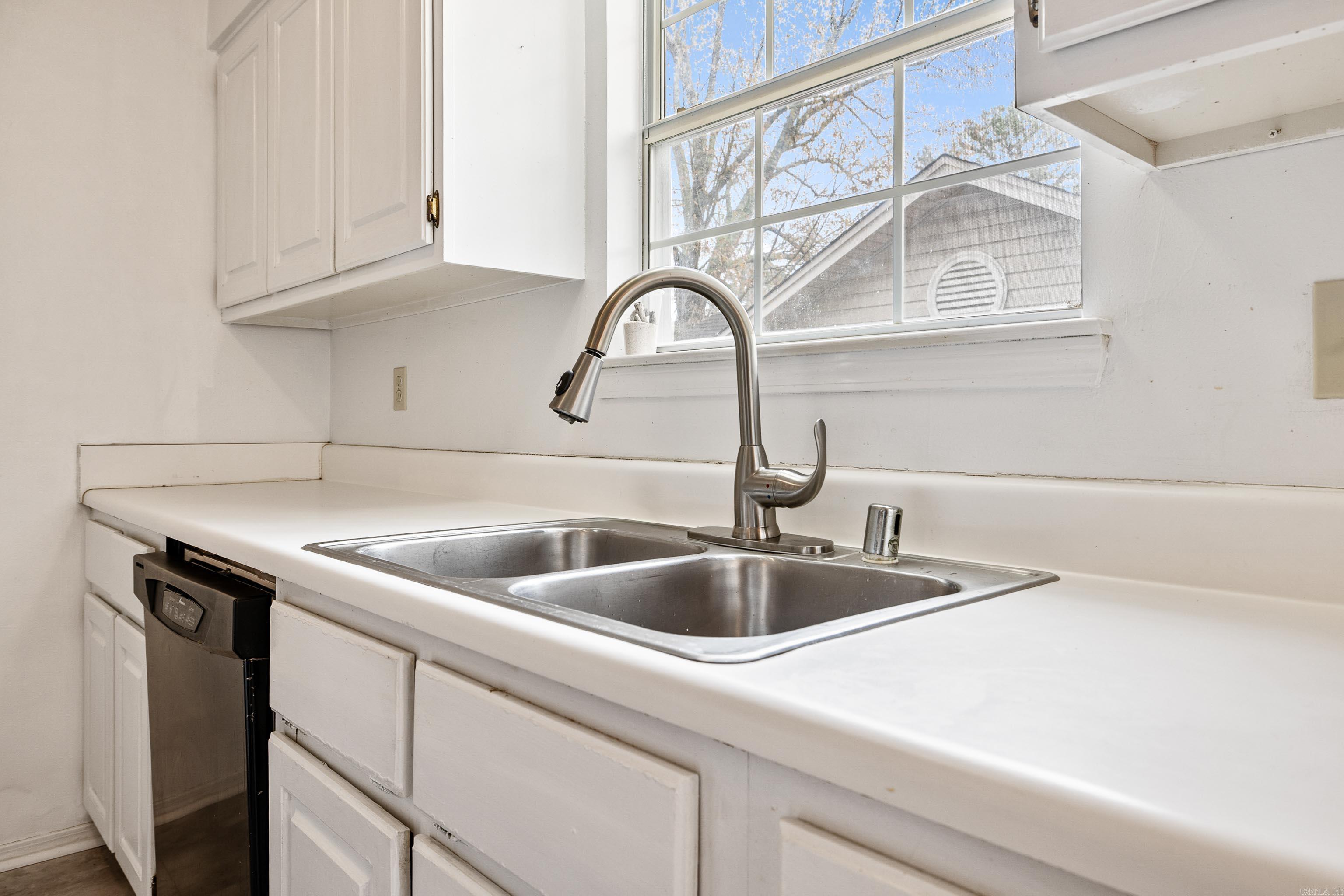 2204 Singleton Cove Little Rock, AR 72204