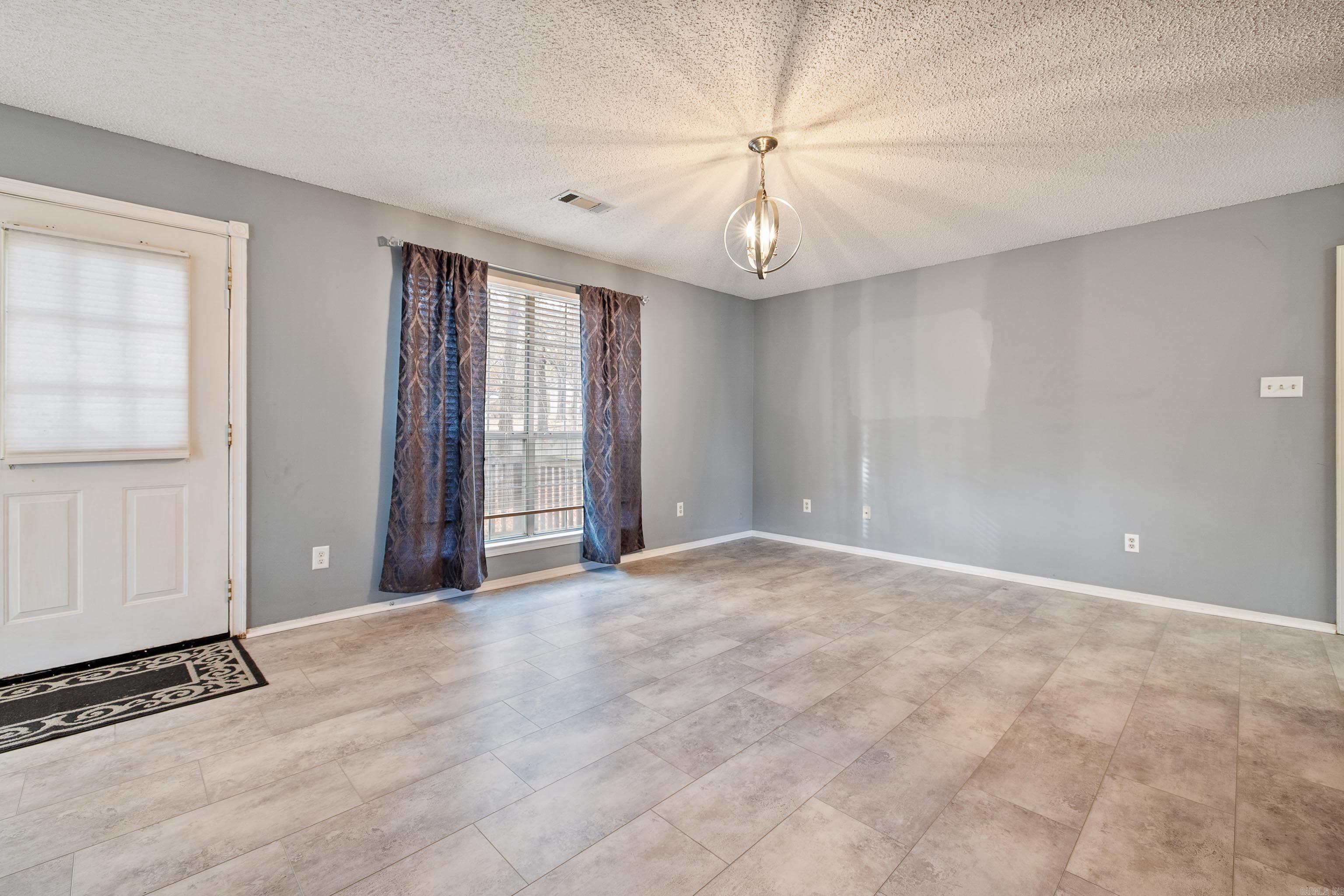 2204 Singleton Cove Little Rock, AR 72204