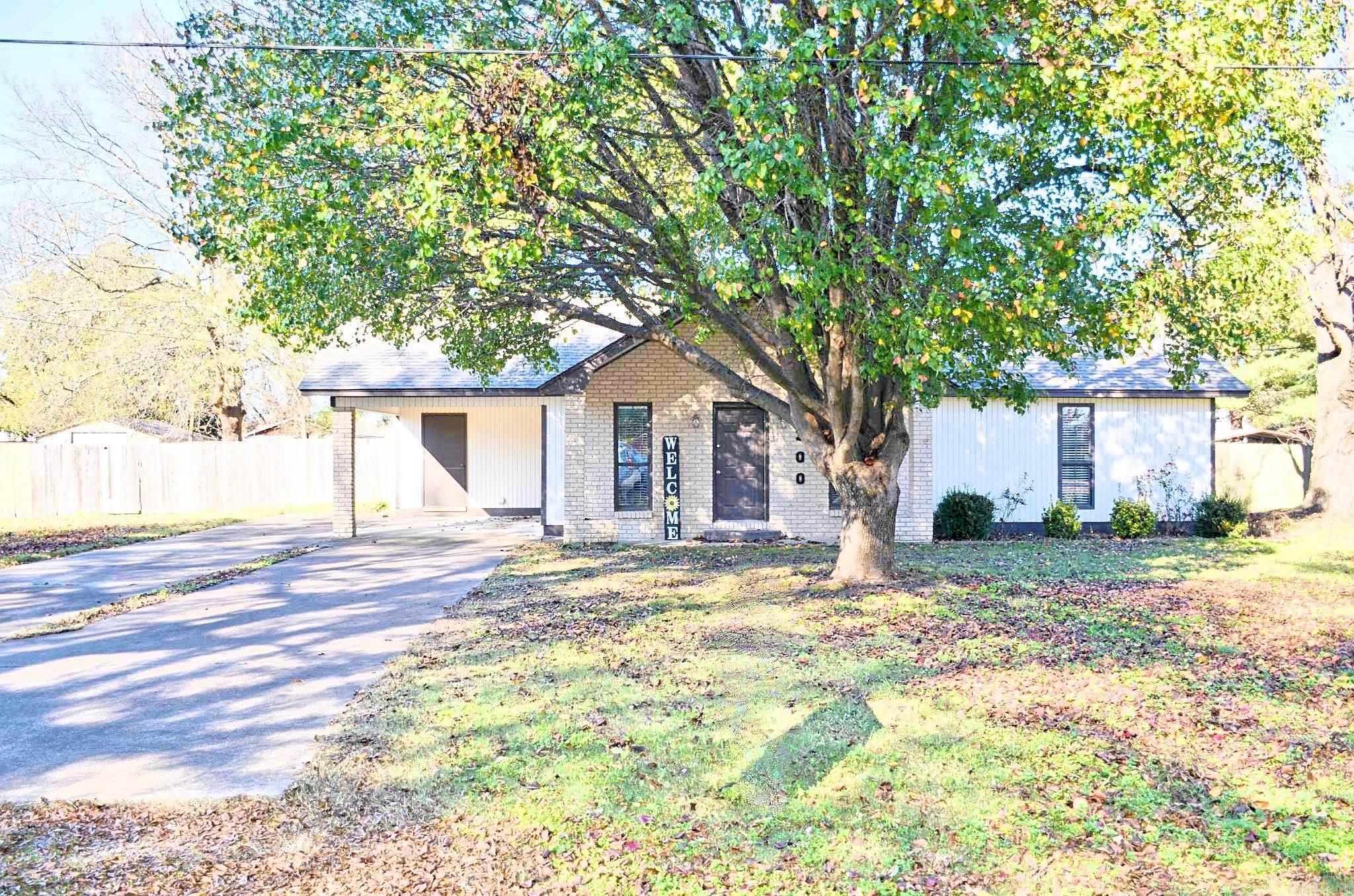 1300 Charles St. Trumann, AR 72472