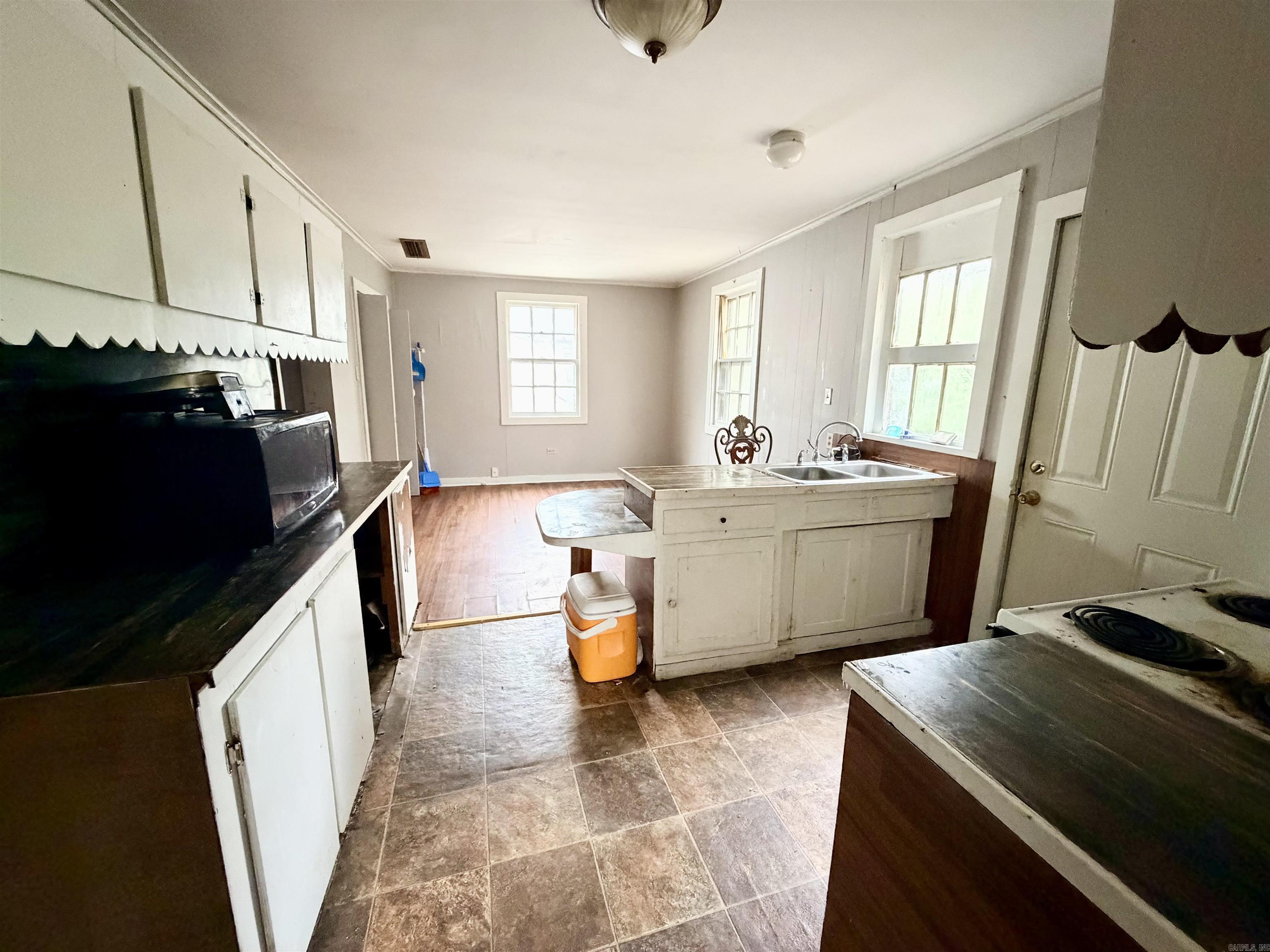 746 Crestwood Camden, AR 71701-2716