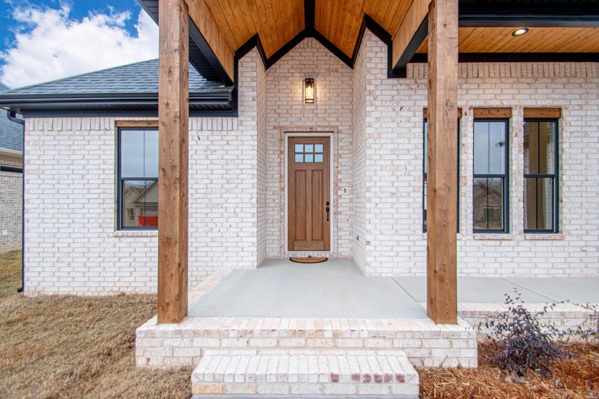 557 Valley Oak Drive Sherwood, AR 72120-4098