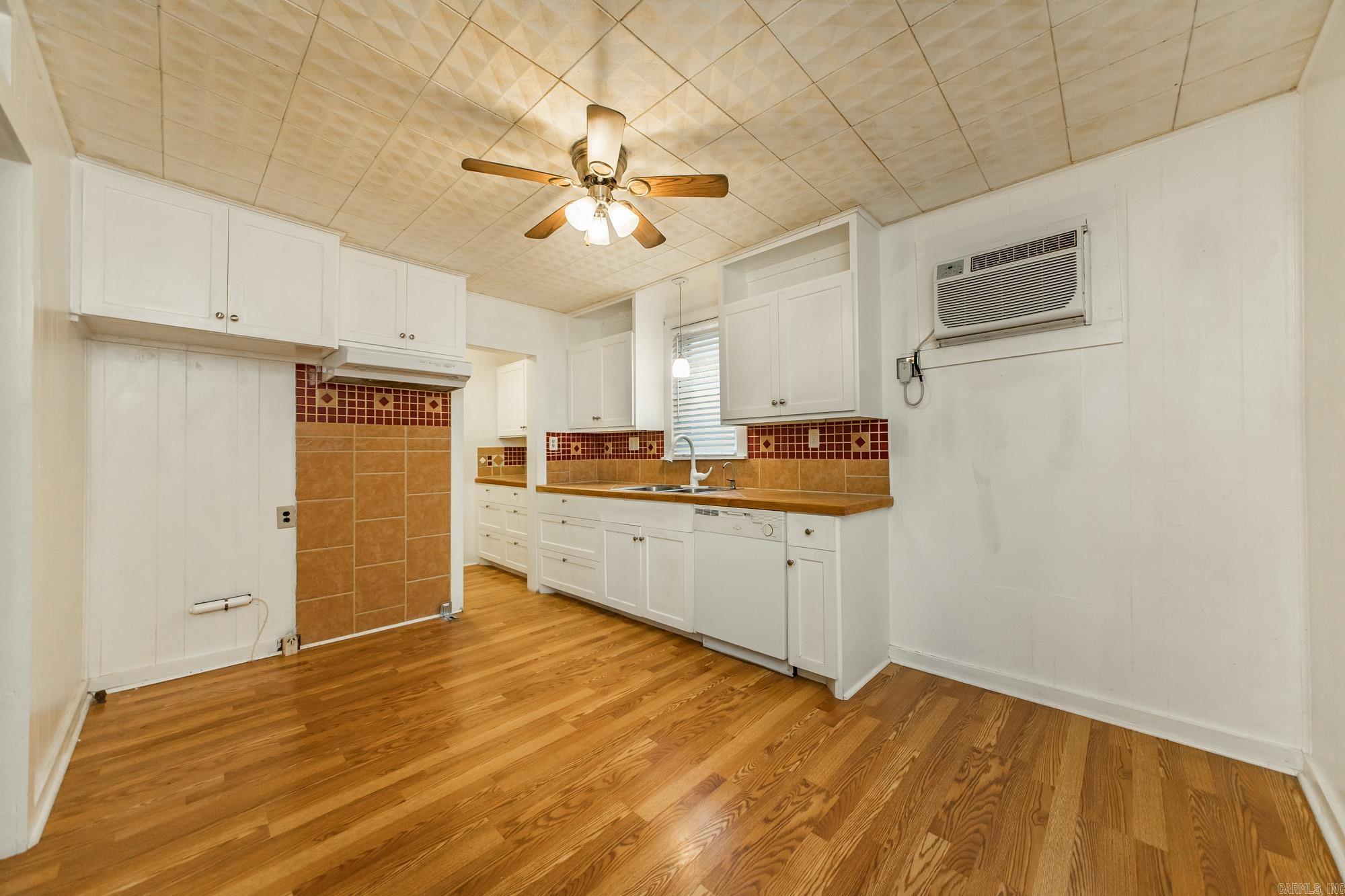 220 Irvy Rd  England, AR