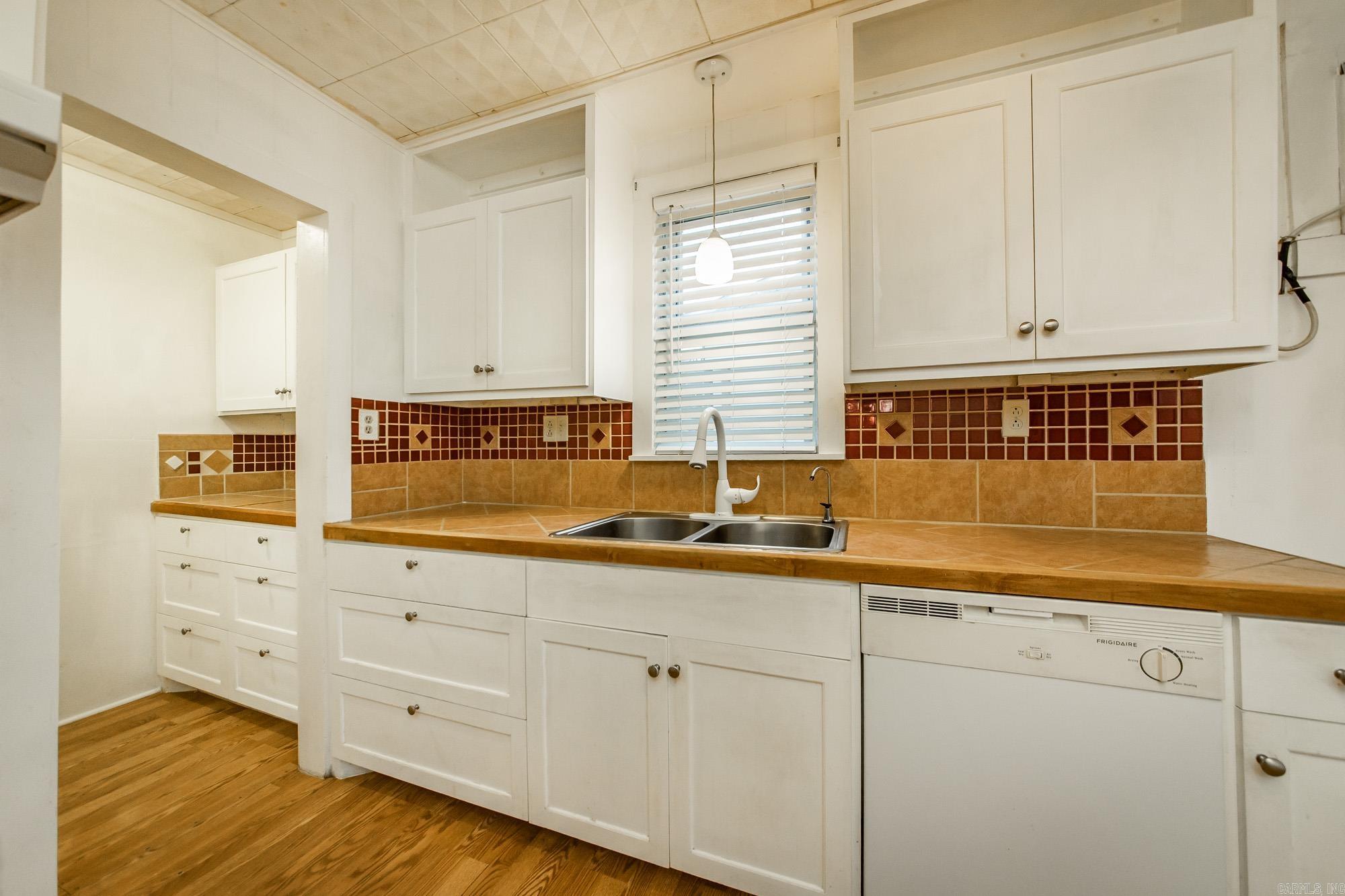 220 Irvy Rd  England, AR