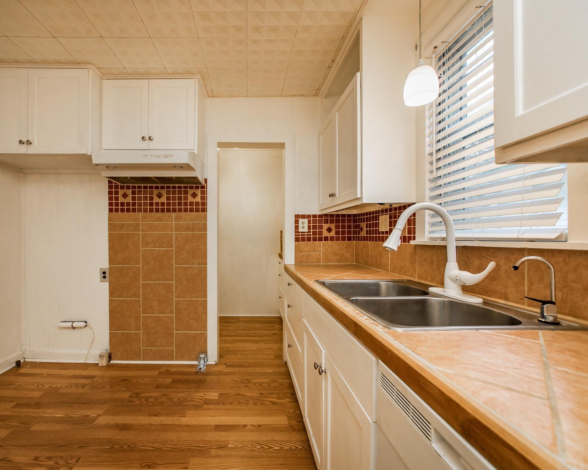 220 Irvy Rd  England, AR