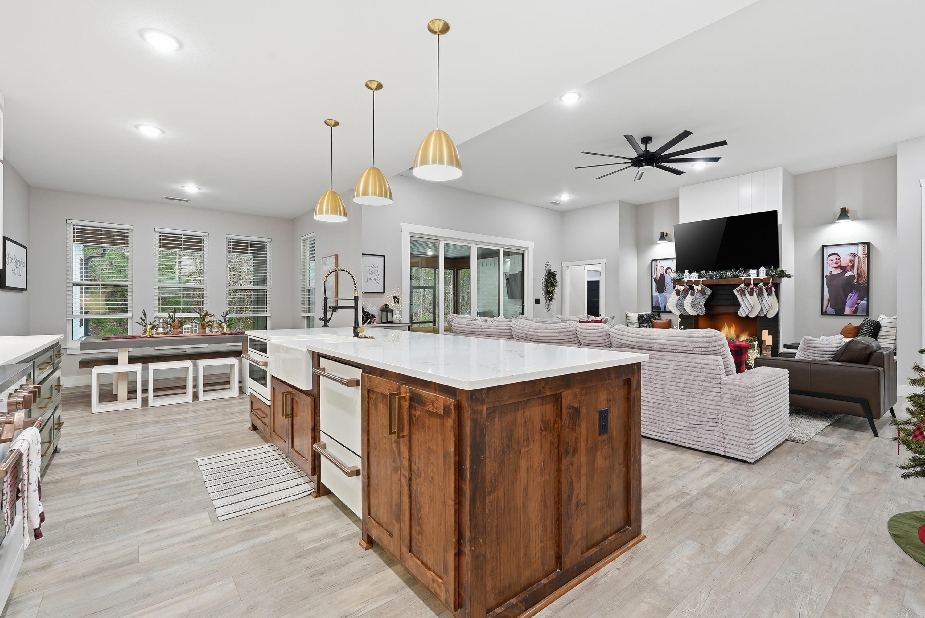 1708 E Holloway St  Morrilton, AR