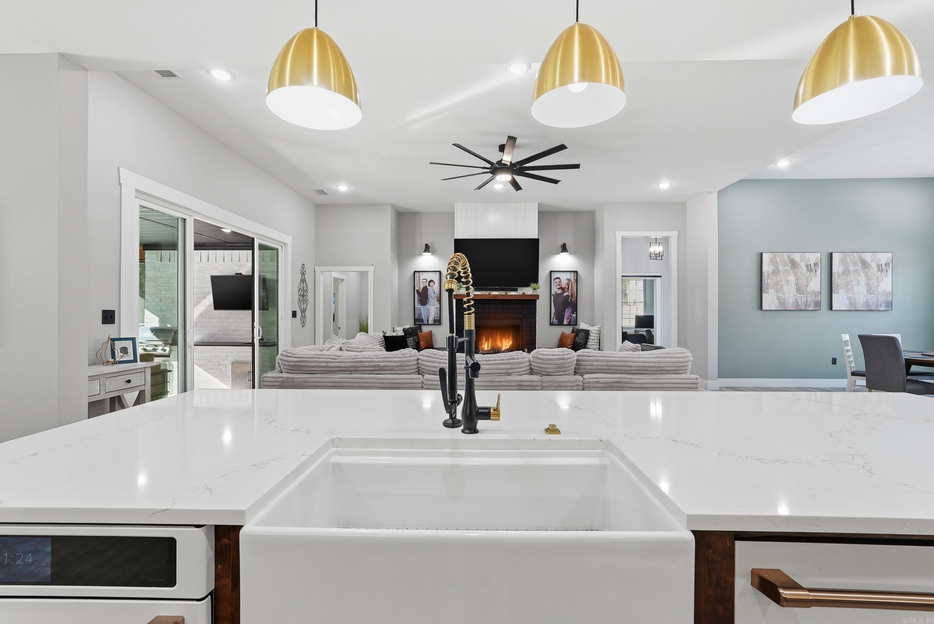 1708 E Holloway St  Morrilton, AR