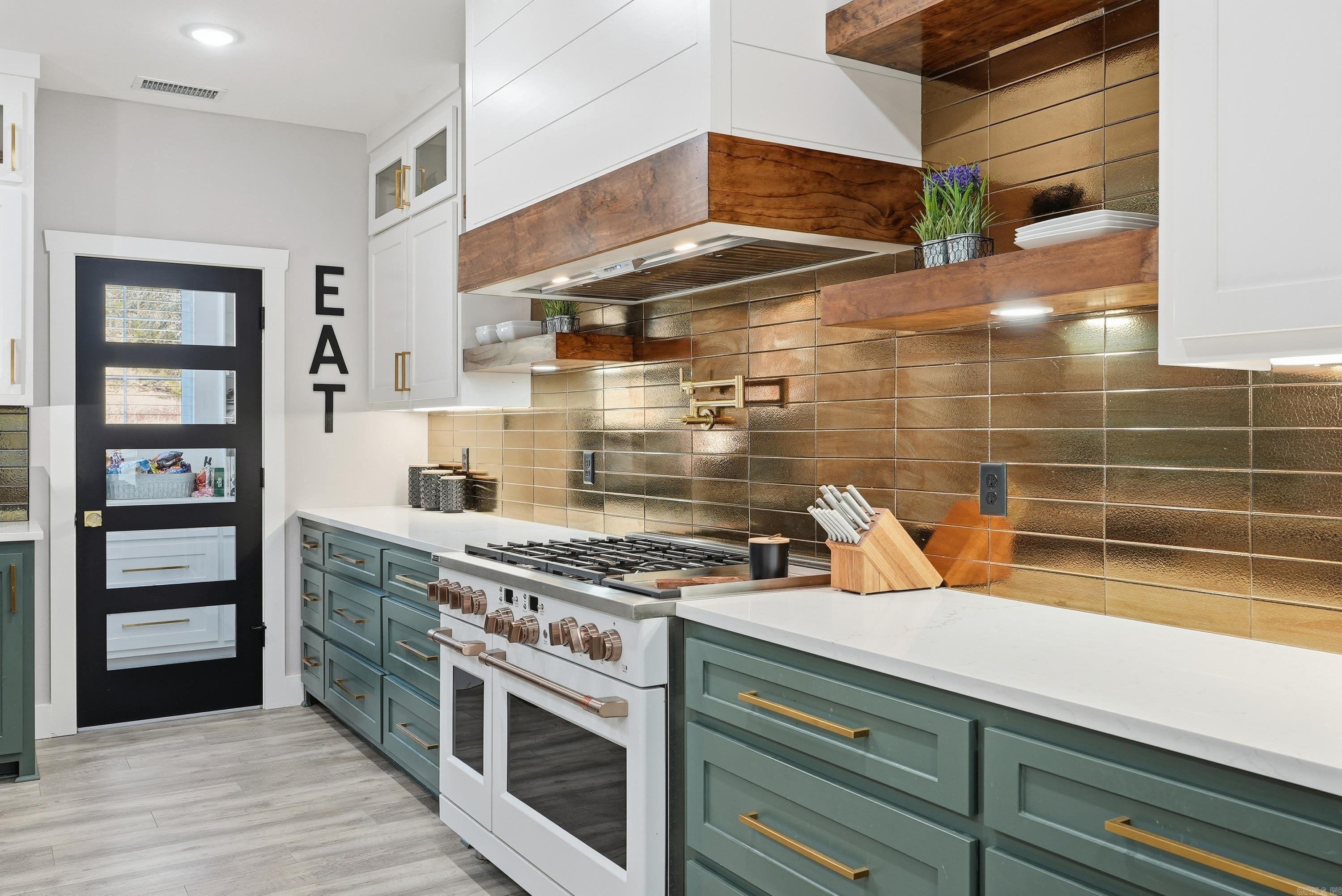 1708 E Holloway St Morrilton, AR 72110