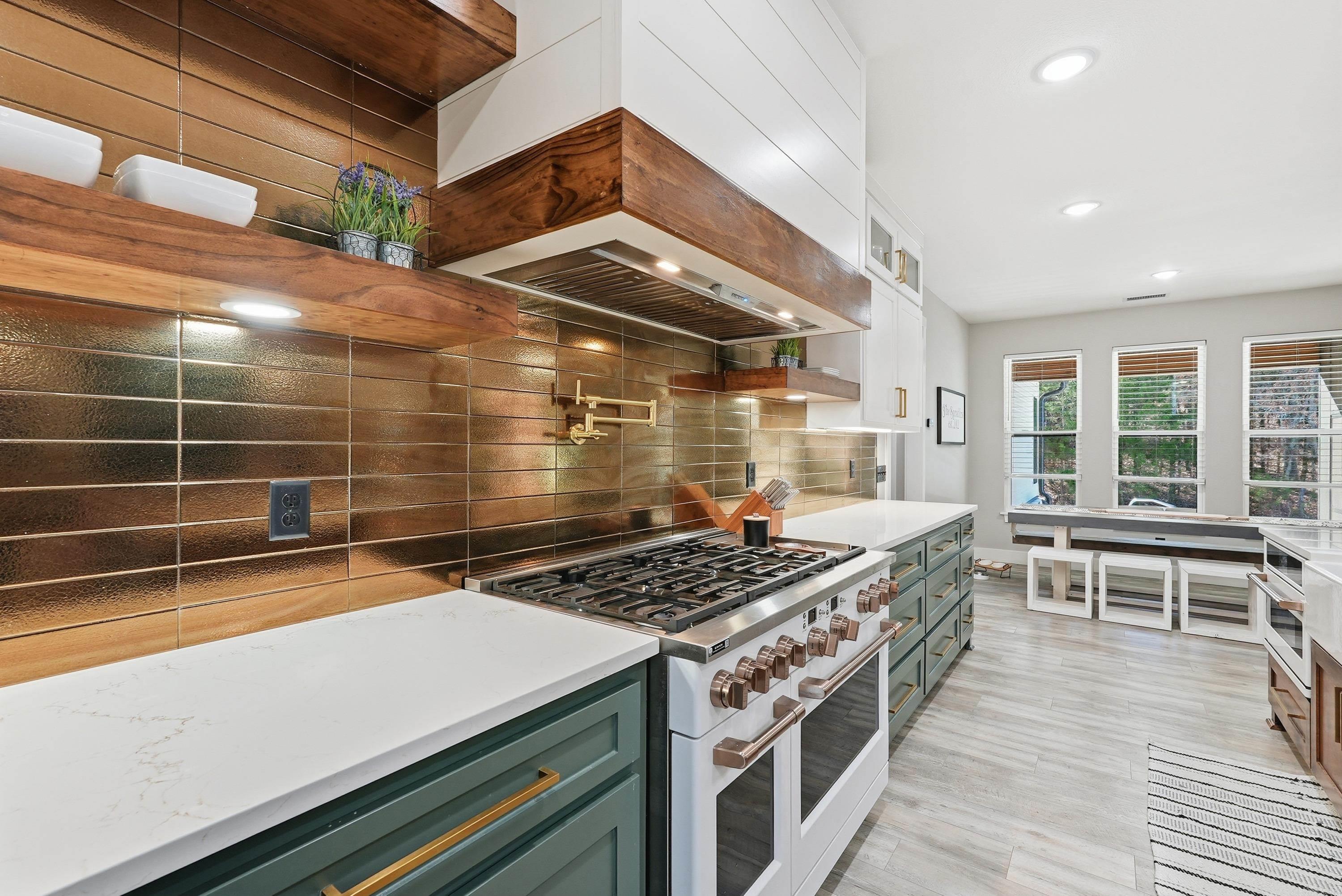 1708 E Holloway St Morrilton, AR 72110