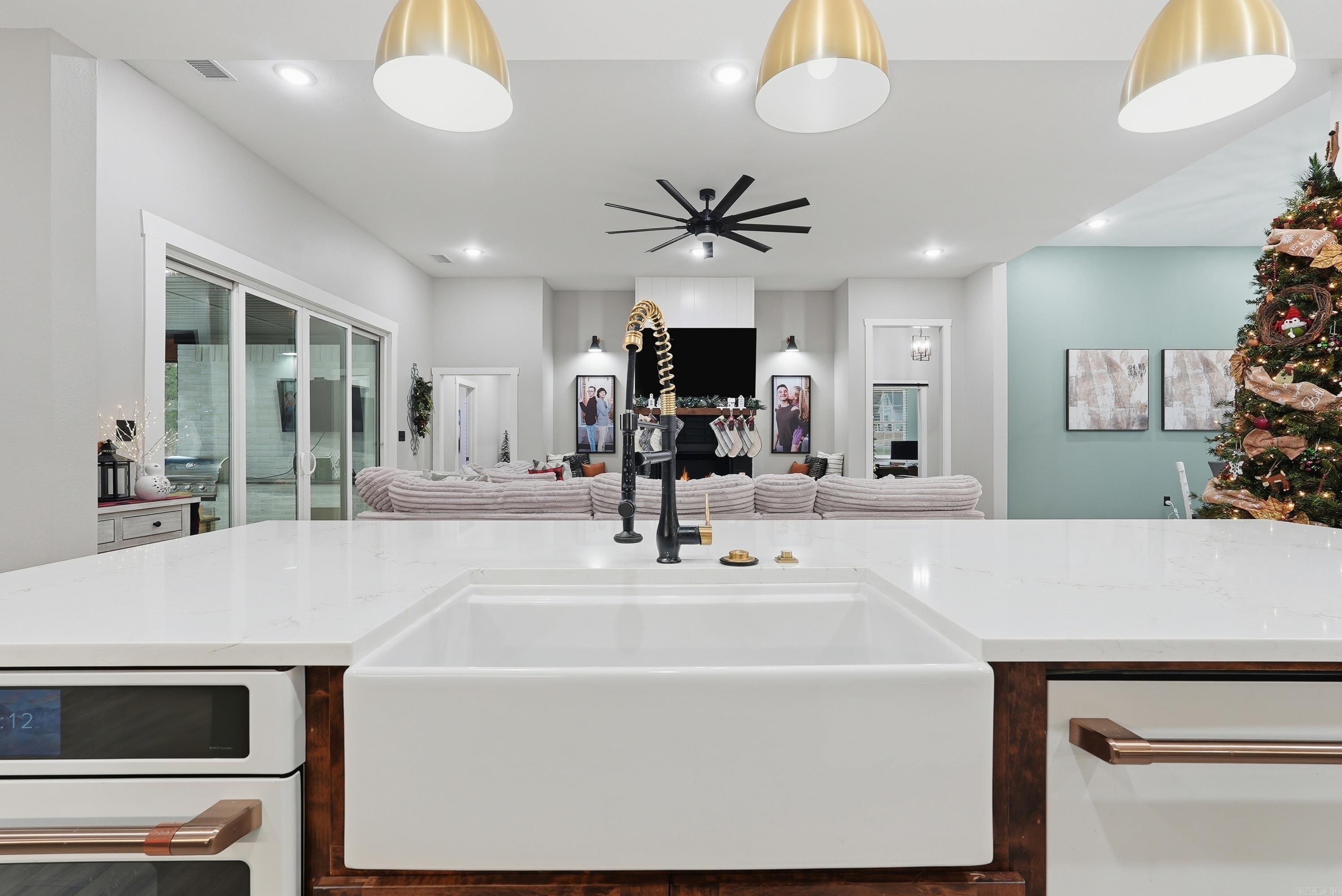 1708 E Holloway St  Morrilton, AR