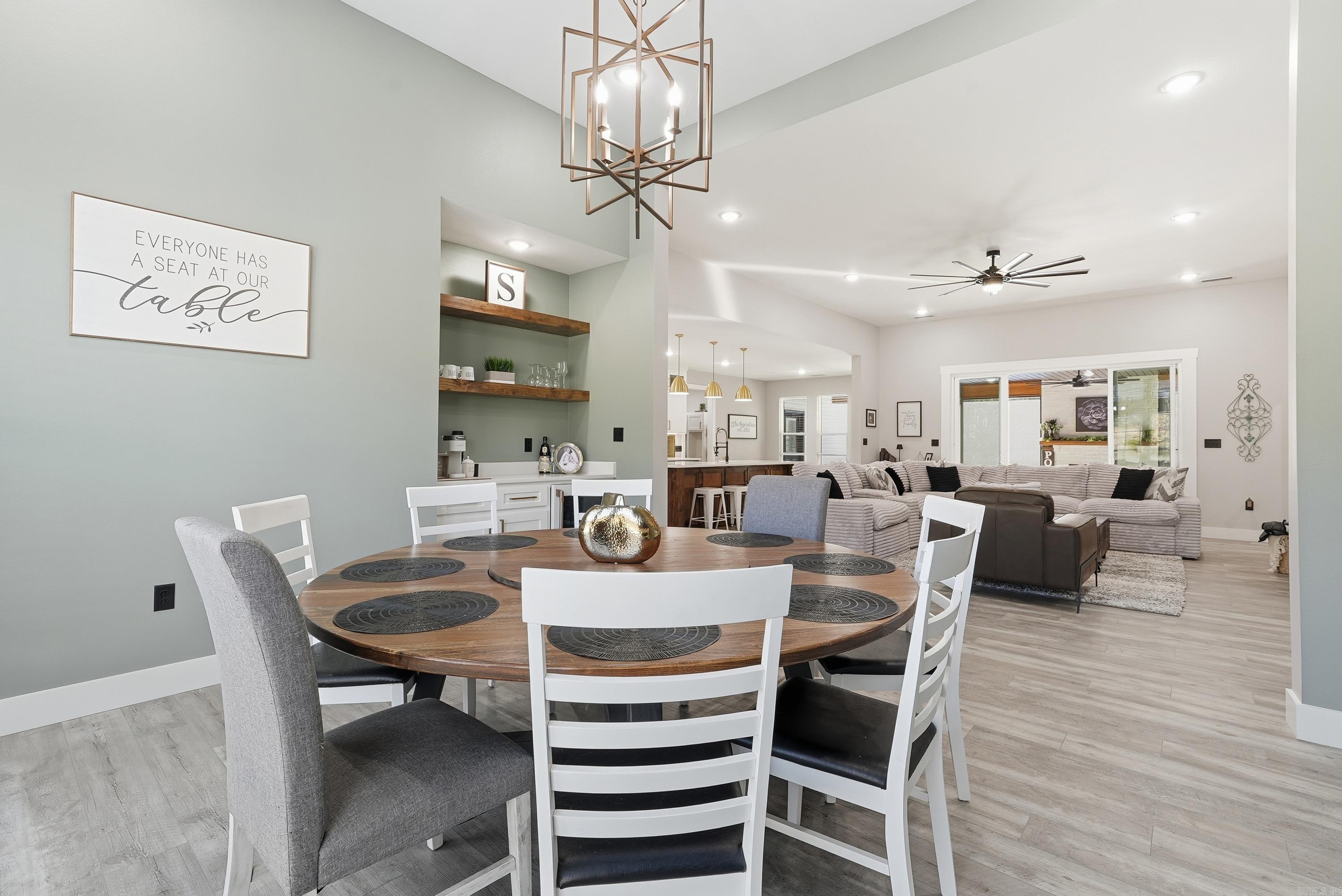 1708 E Holloway St  Morrilton, AR