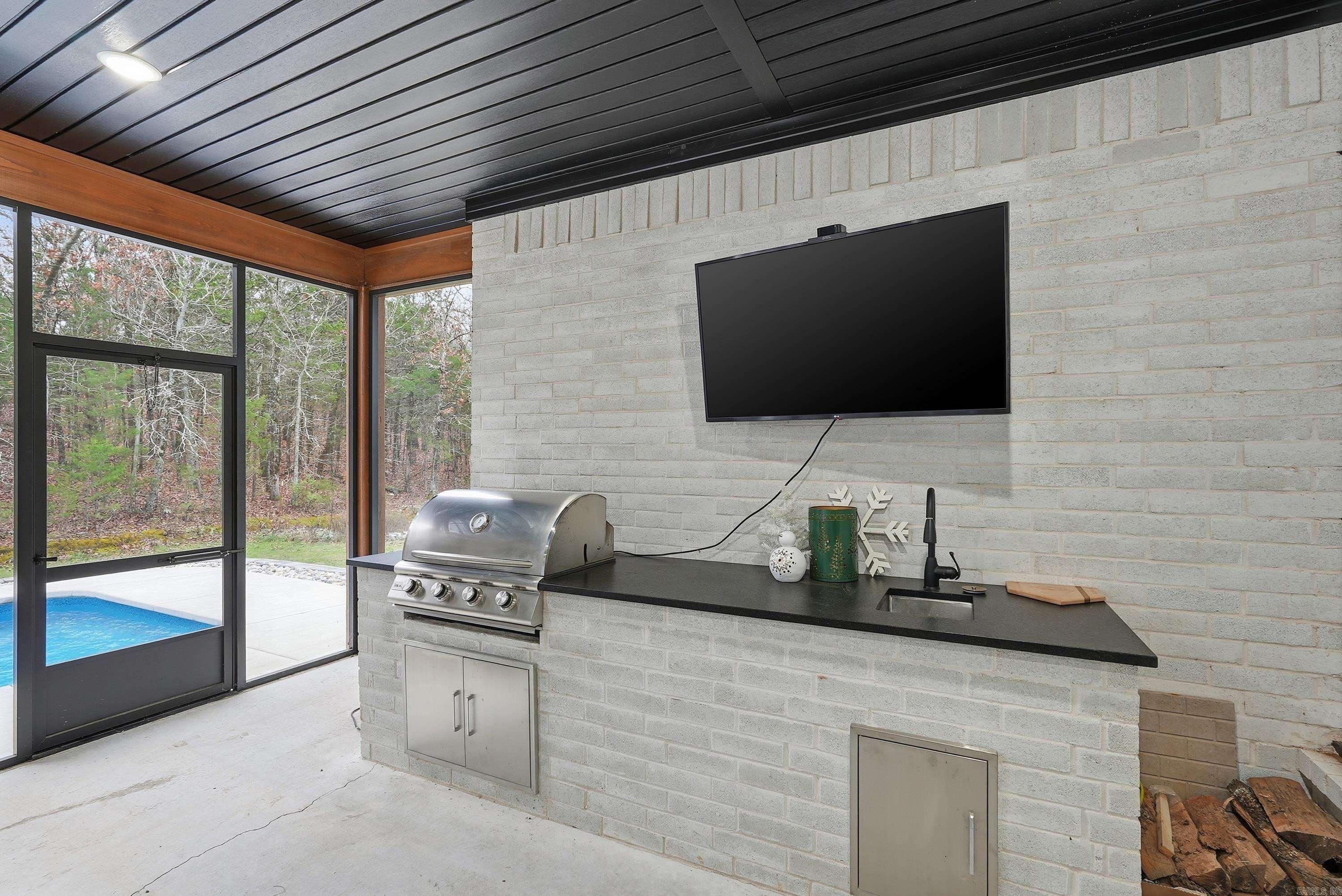 1708 E Holloway St  Morrilton, AR