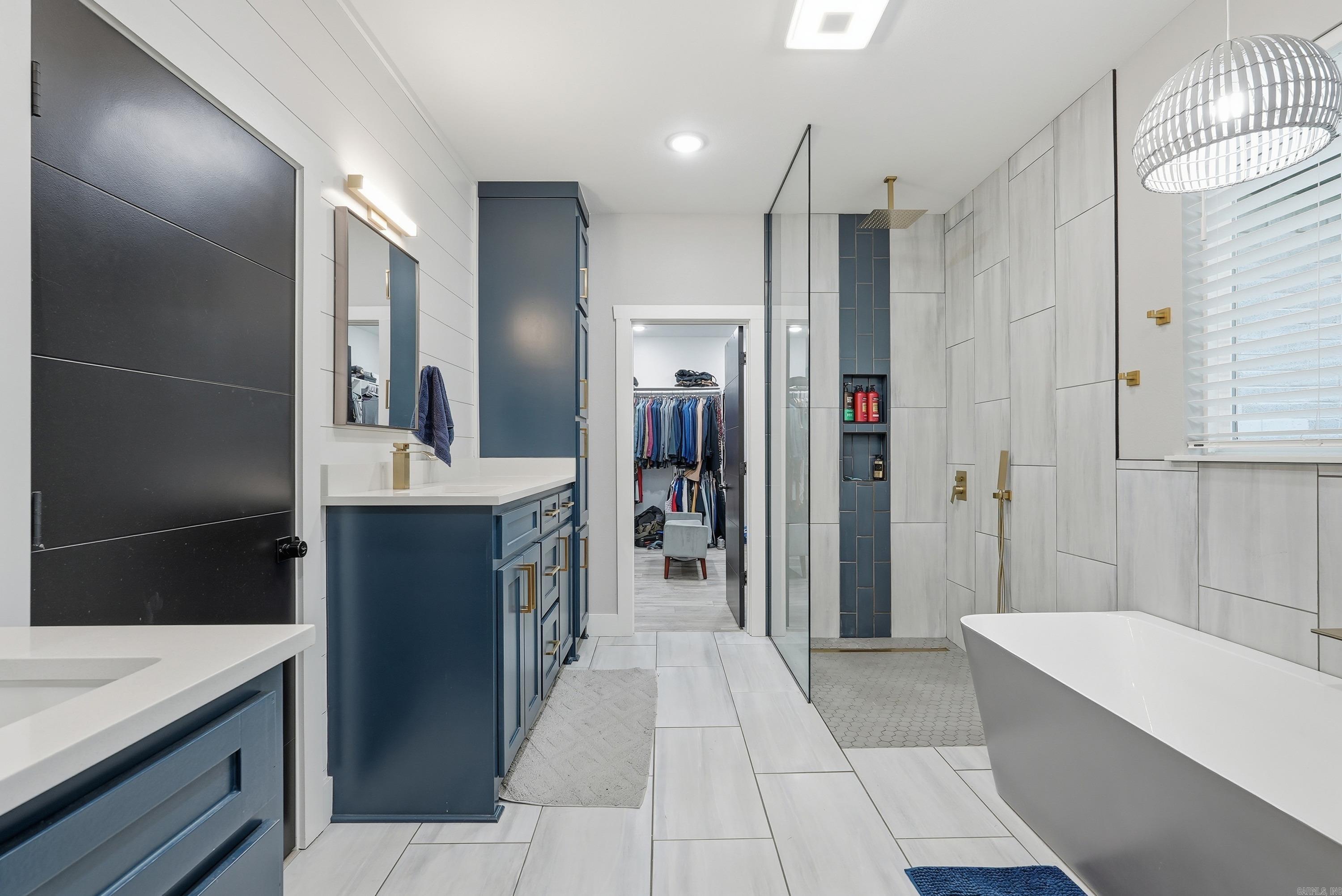 1708 E Holloway St  Morrilton, AR