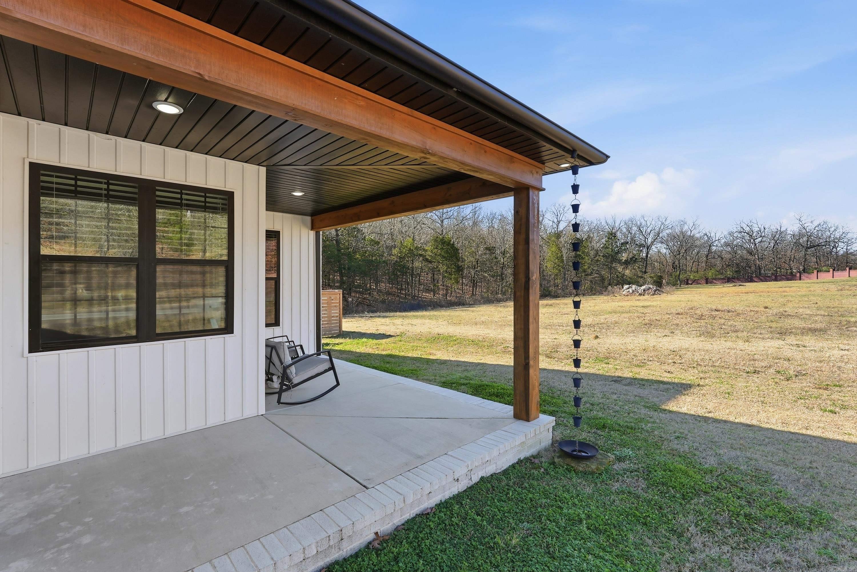 1708 E Holloway St Morrilton, AR 72110