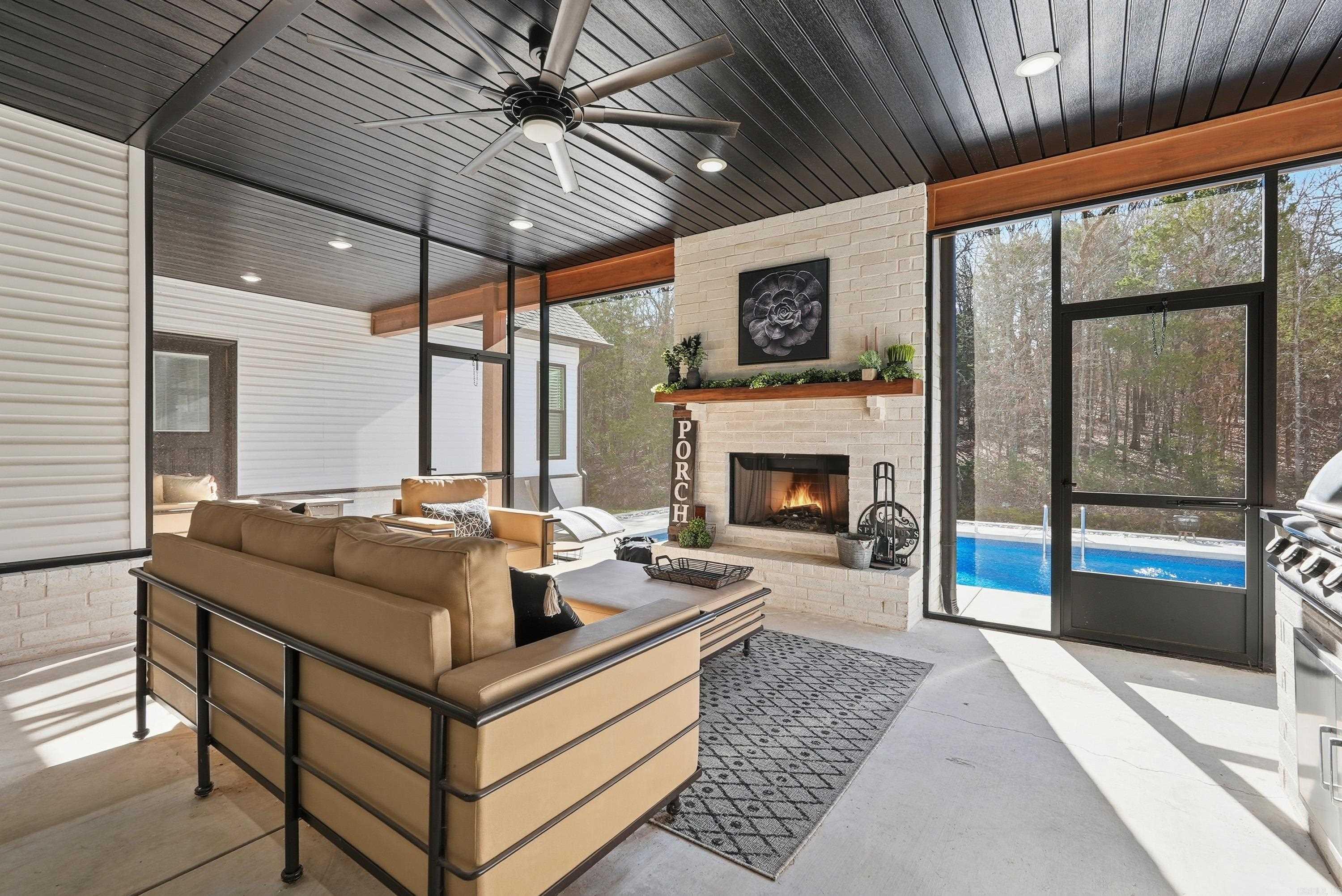 1708 E Holloway St Morrilton, AR 72110