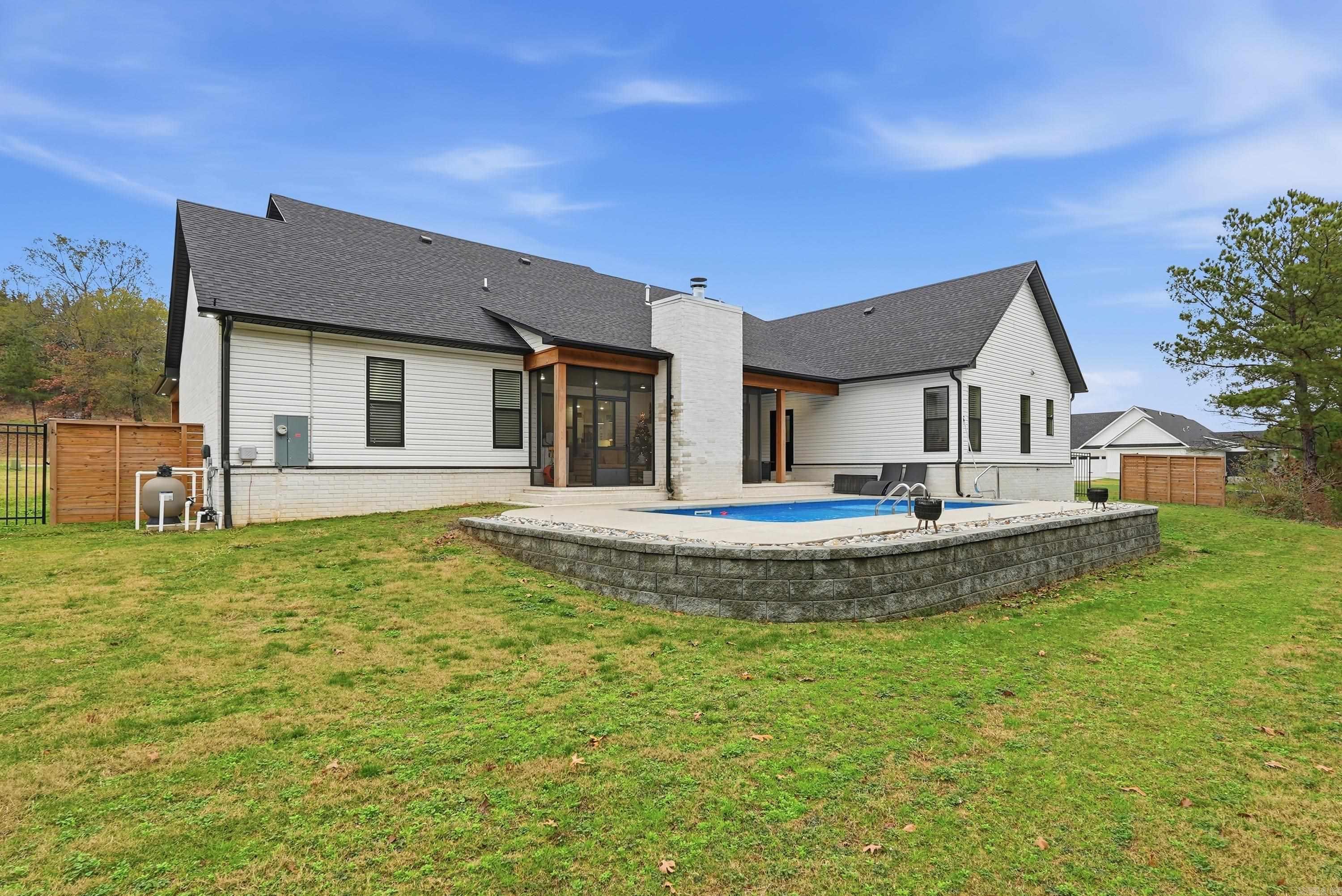 1708 E Holloway St  Morrilton, AR