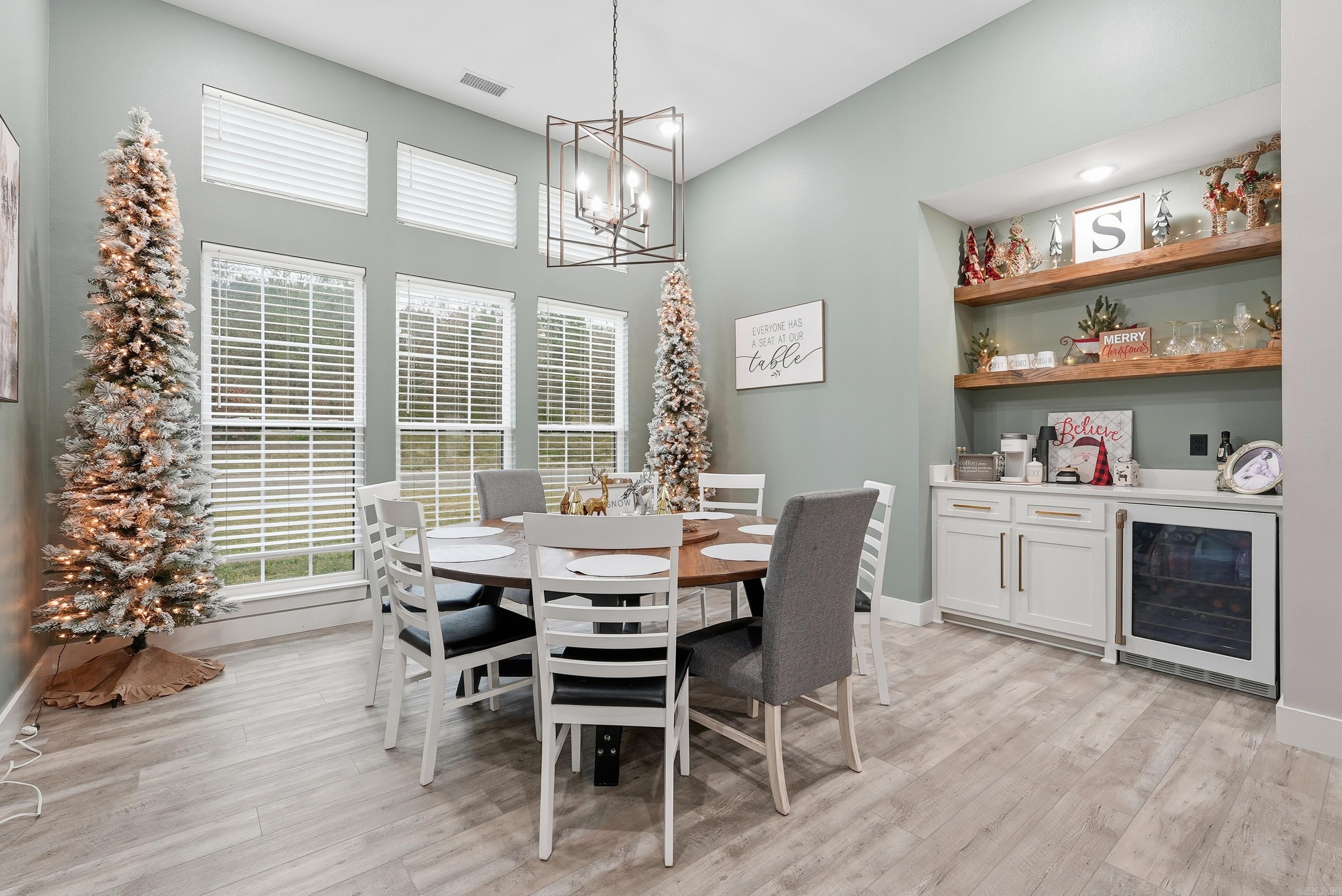 1708 E Holloway St  Morrilton, AR