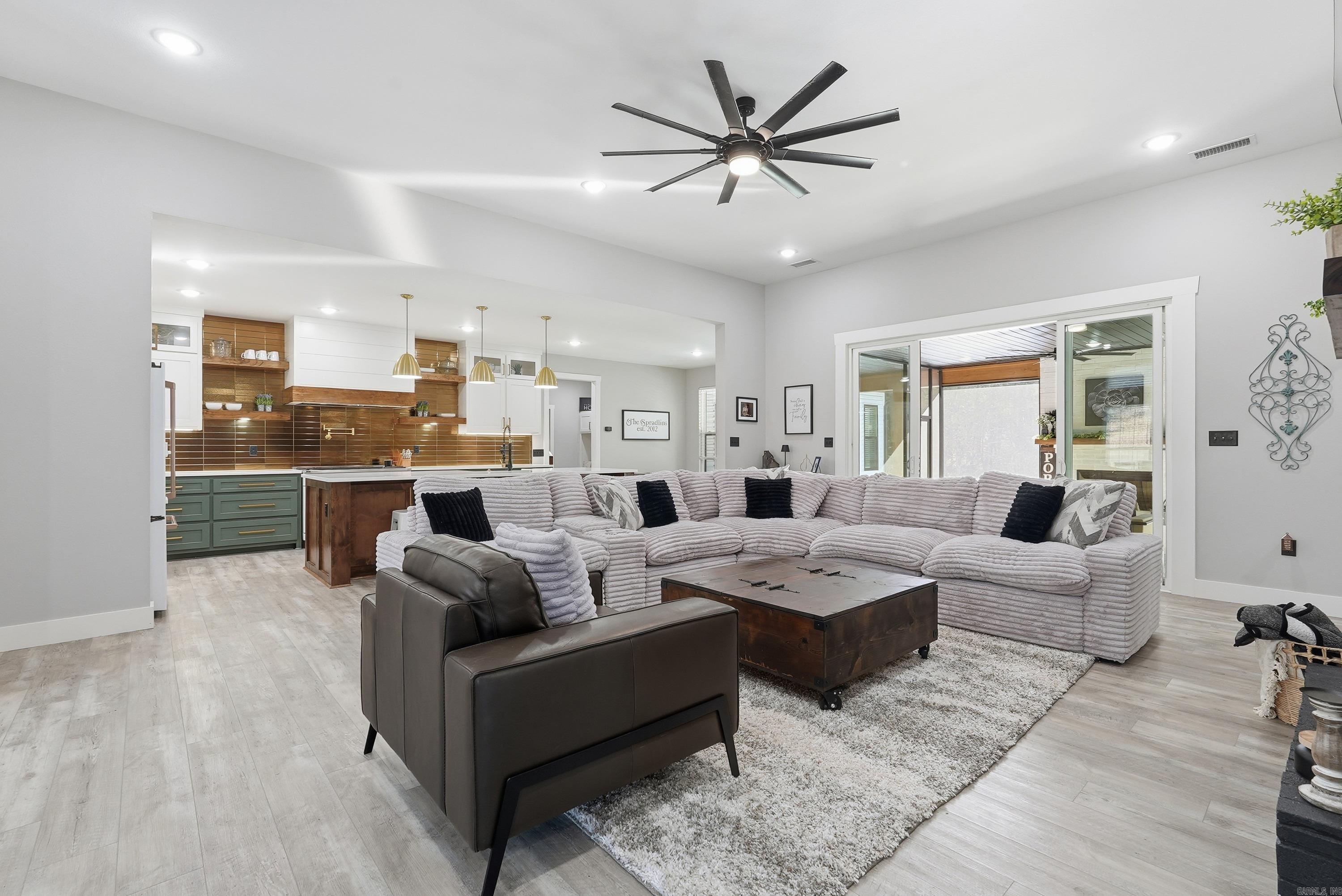 1708 E Holloway St Morrilton, AR 72110