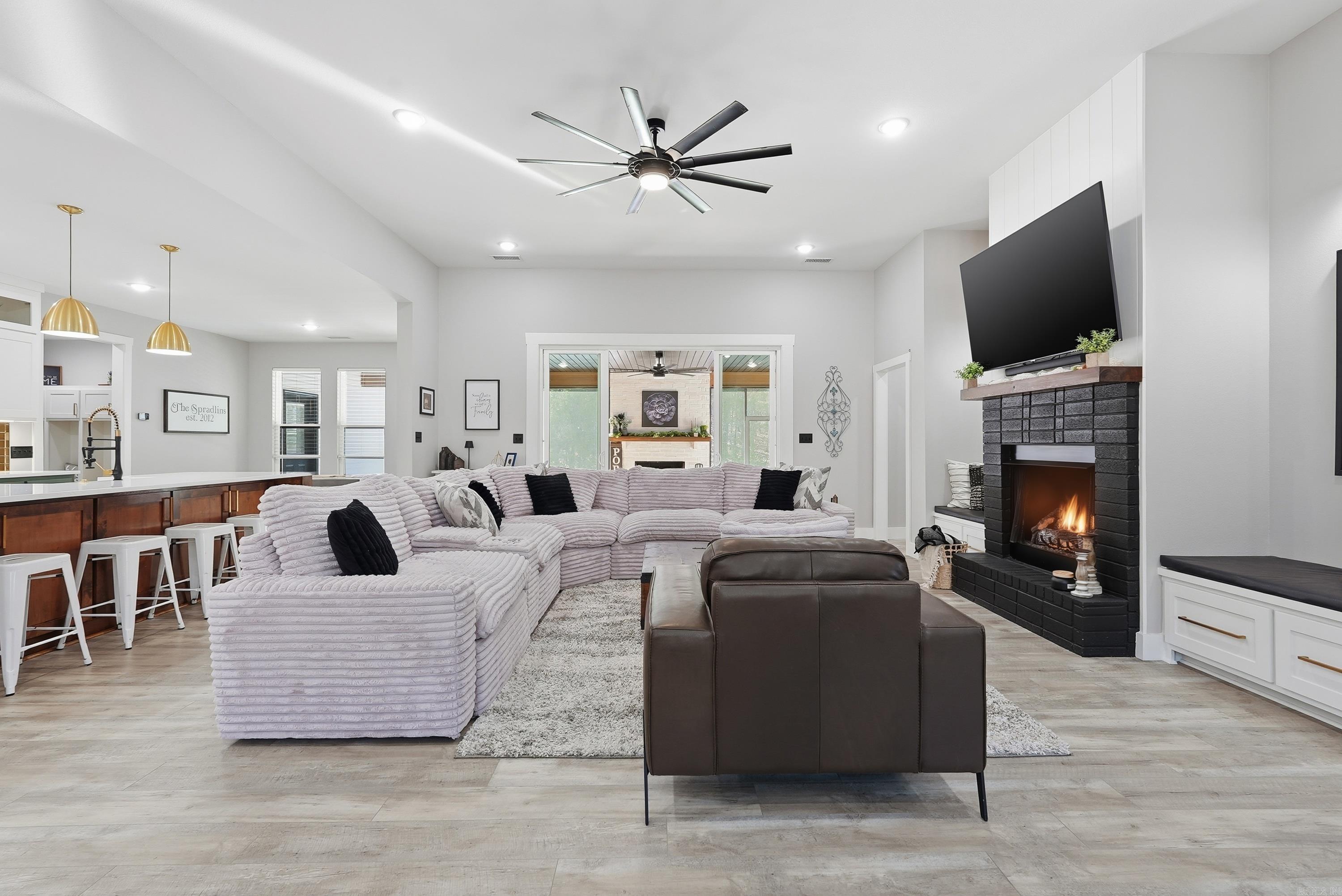 1708 E Holloway St Morrilton, AR 72110