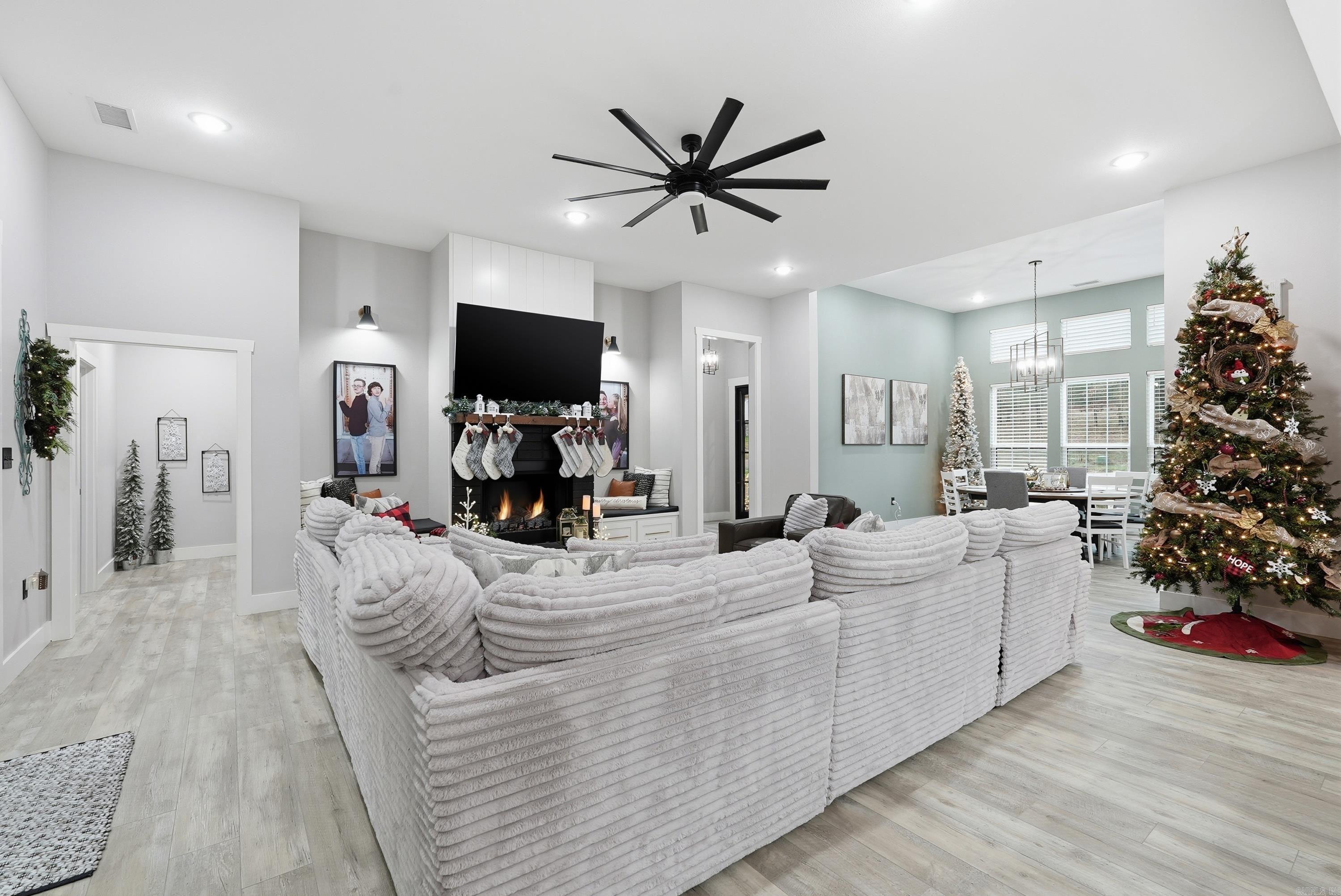 1708 E Holloway St  Morrilton, AR