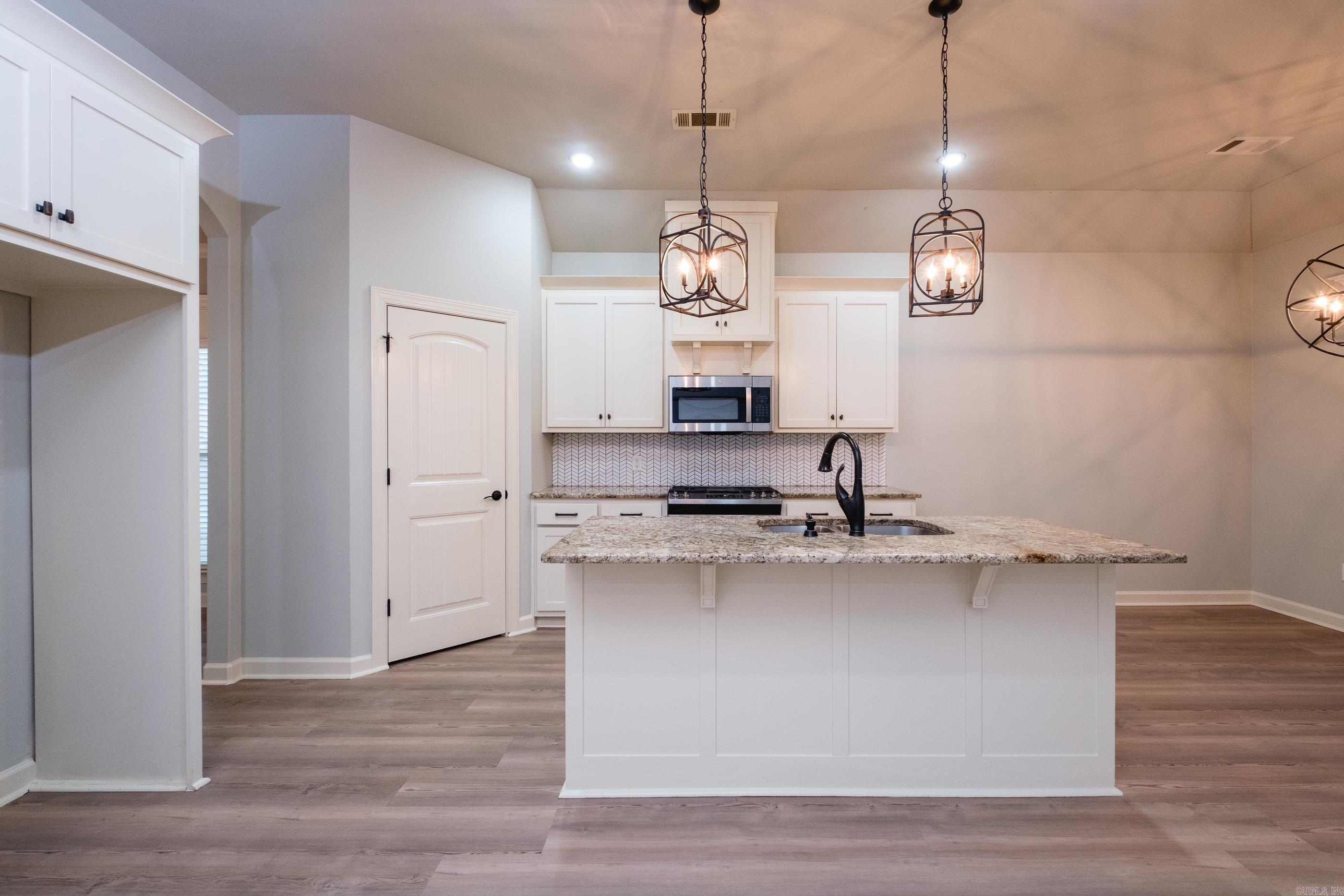 5400 Aviator Dr  Jacksonville, AR