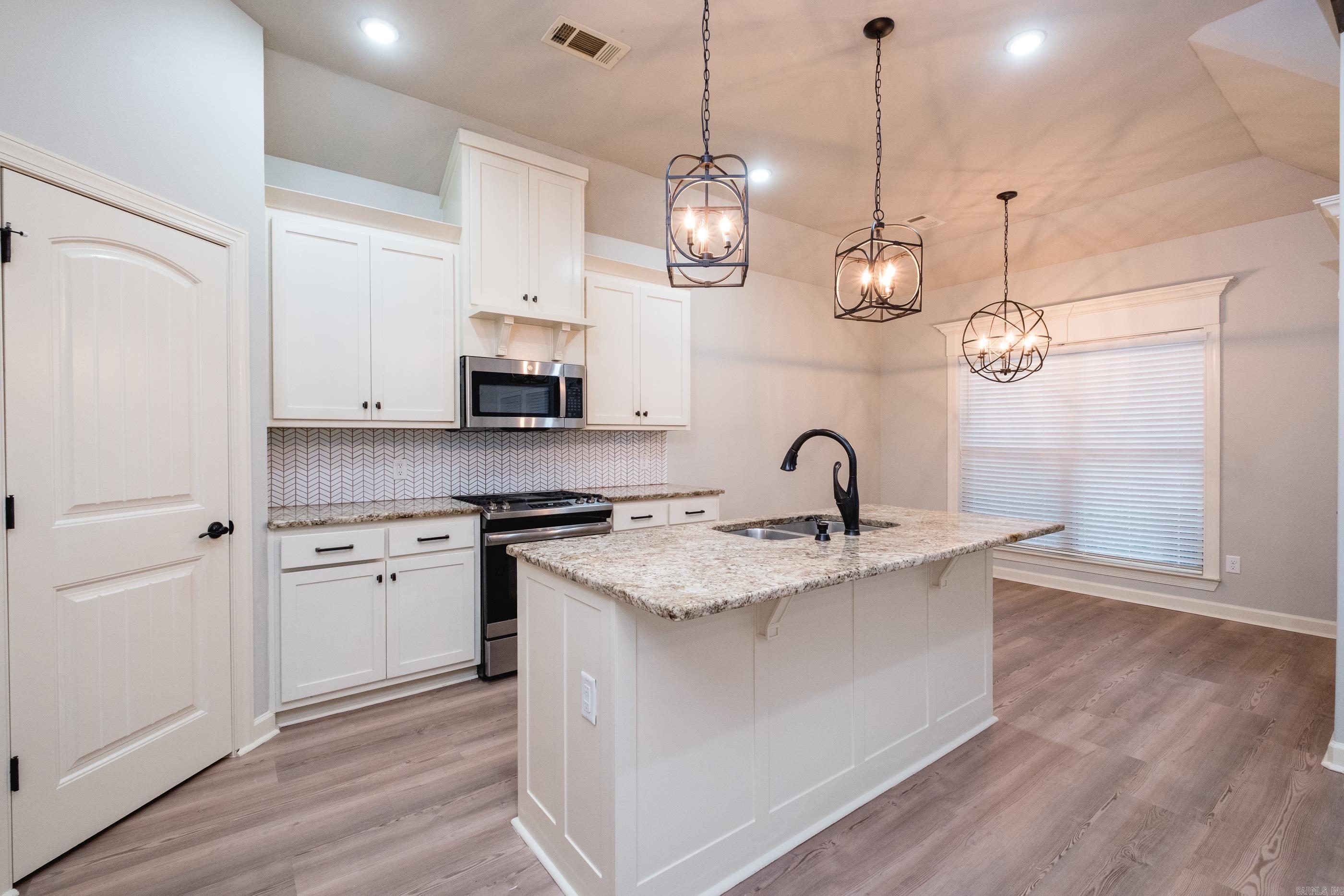 5400 Aviator Dr  Jacksonville, AR