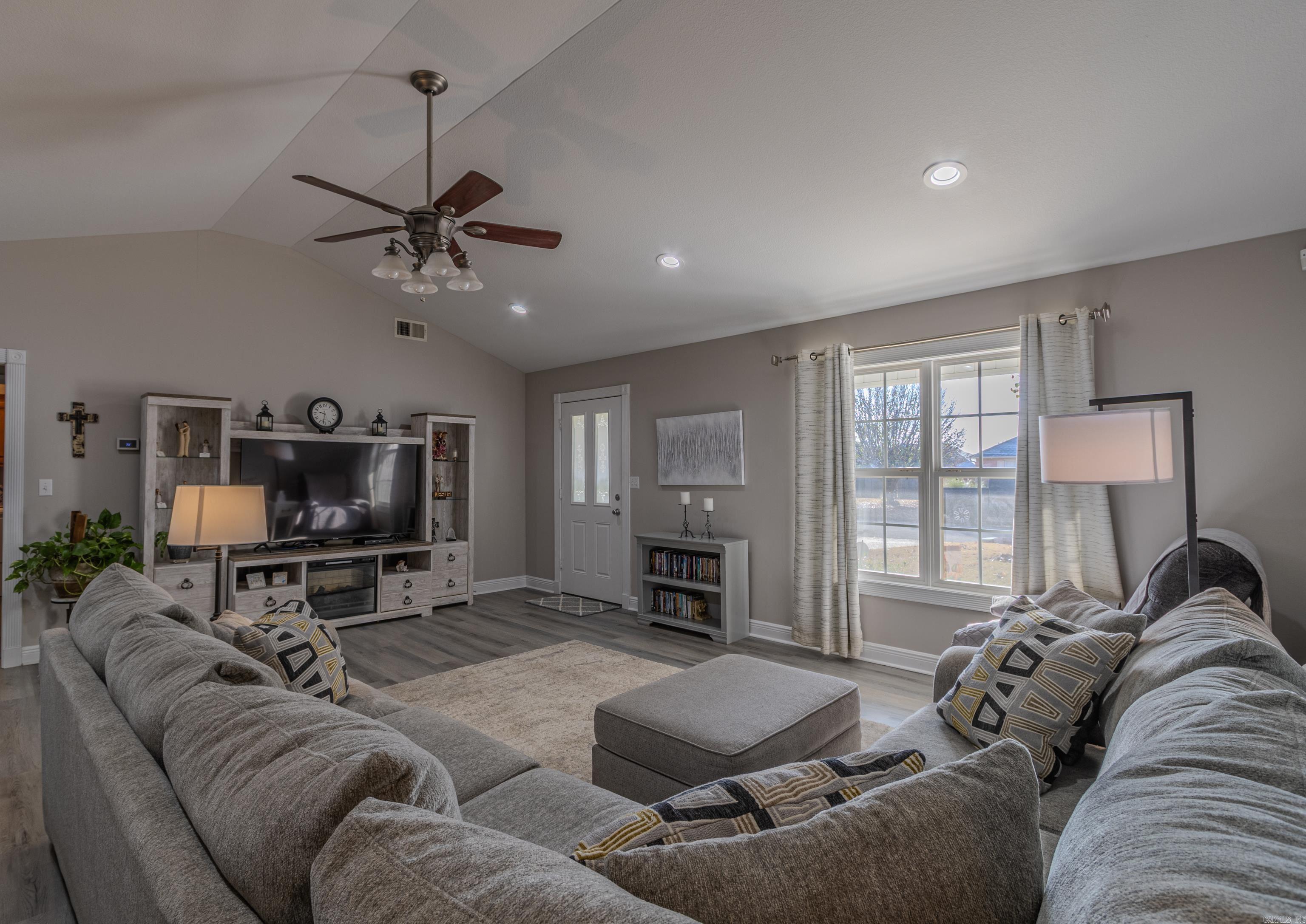 2801 Trowbridge  Paragould, AR